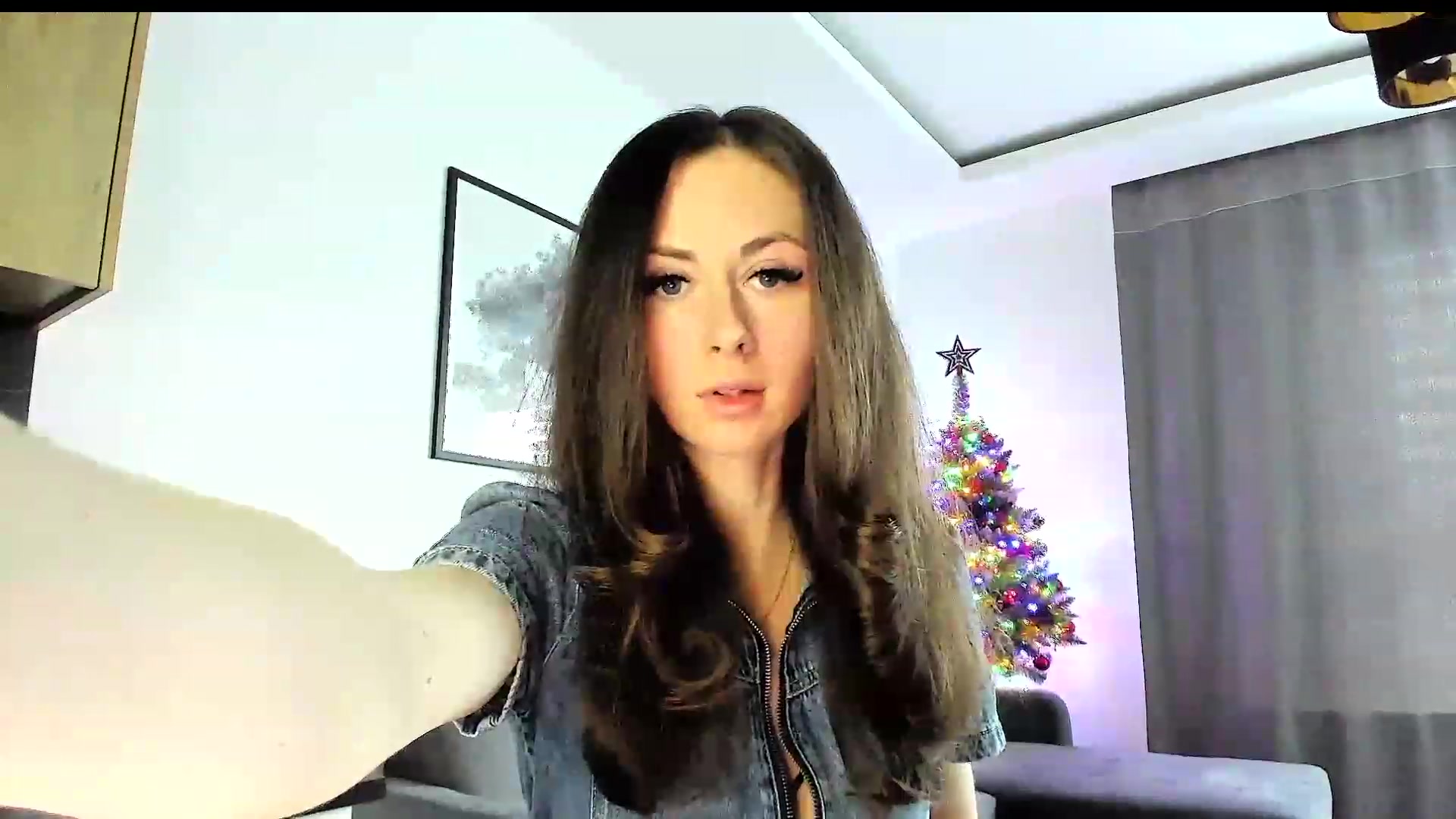 Gallery image thumbnail from Amber_Fry's myfreecams stream on, 12/23/2023, 14:18 image 5 of 20