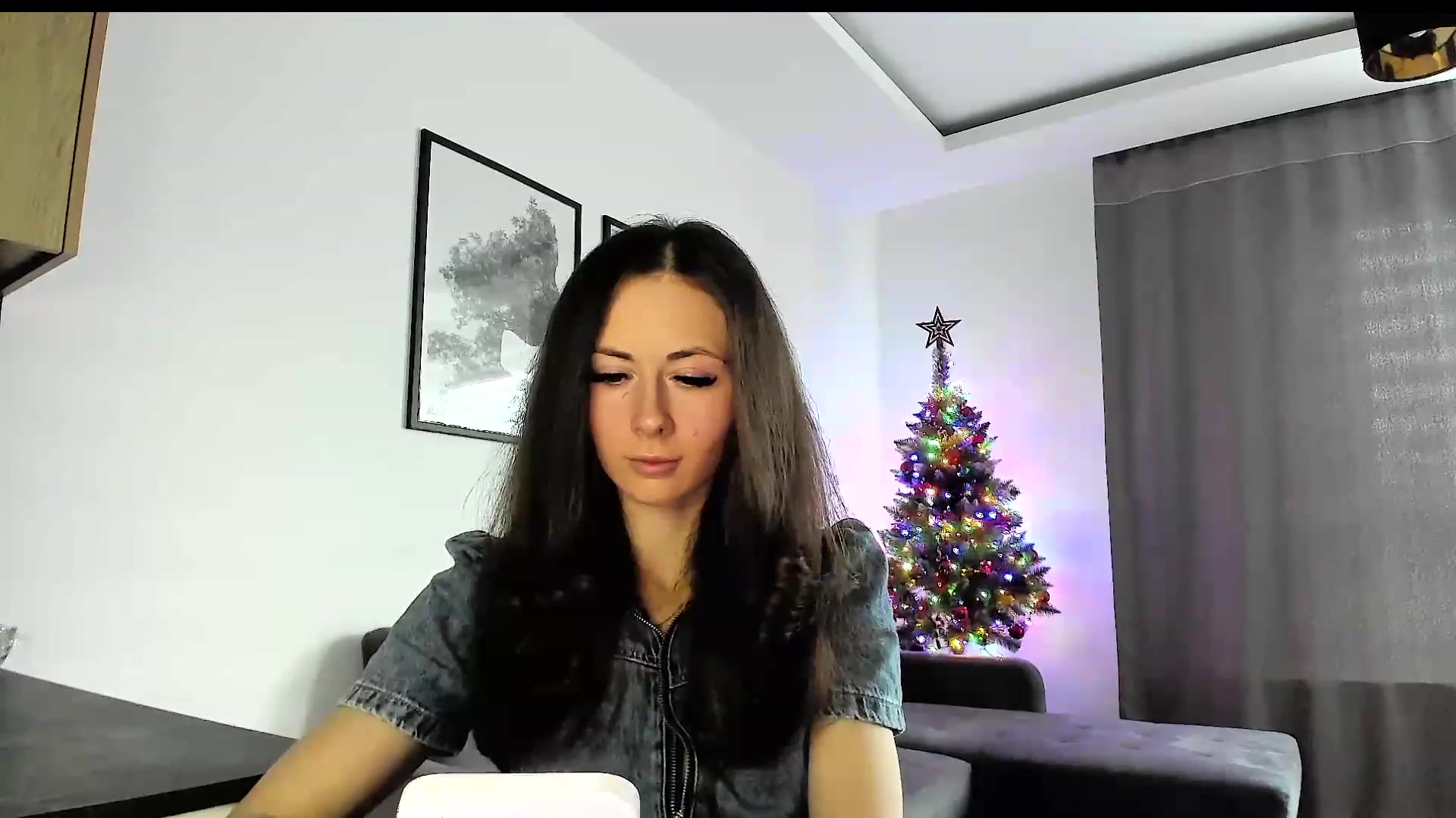 Gallery image thumbnail from Amber_Fry's myfreecams stream on, 12/23/2023, 14:18 image 6 of 20