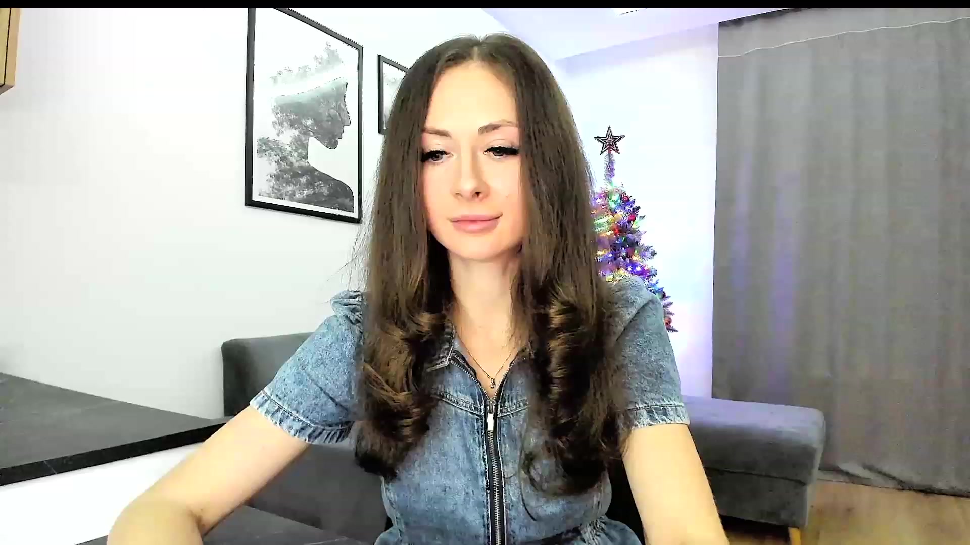 Gallery image thumbnail from Amber_Fry's myfreecams stream on, 12/23/2023, 15:35 image 17 of 20