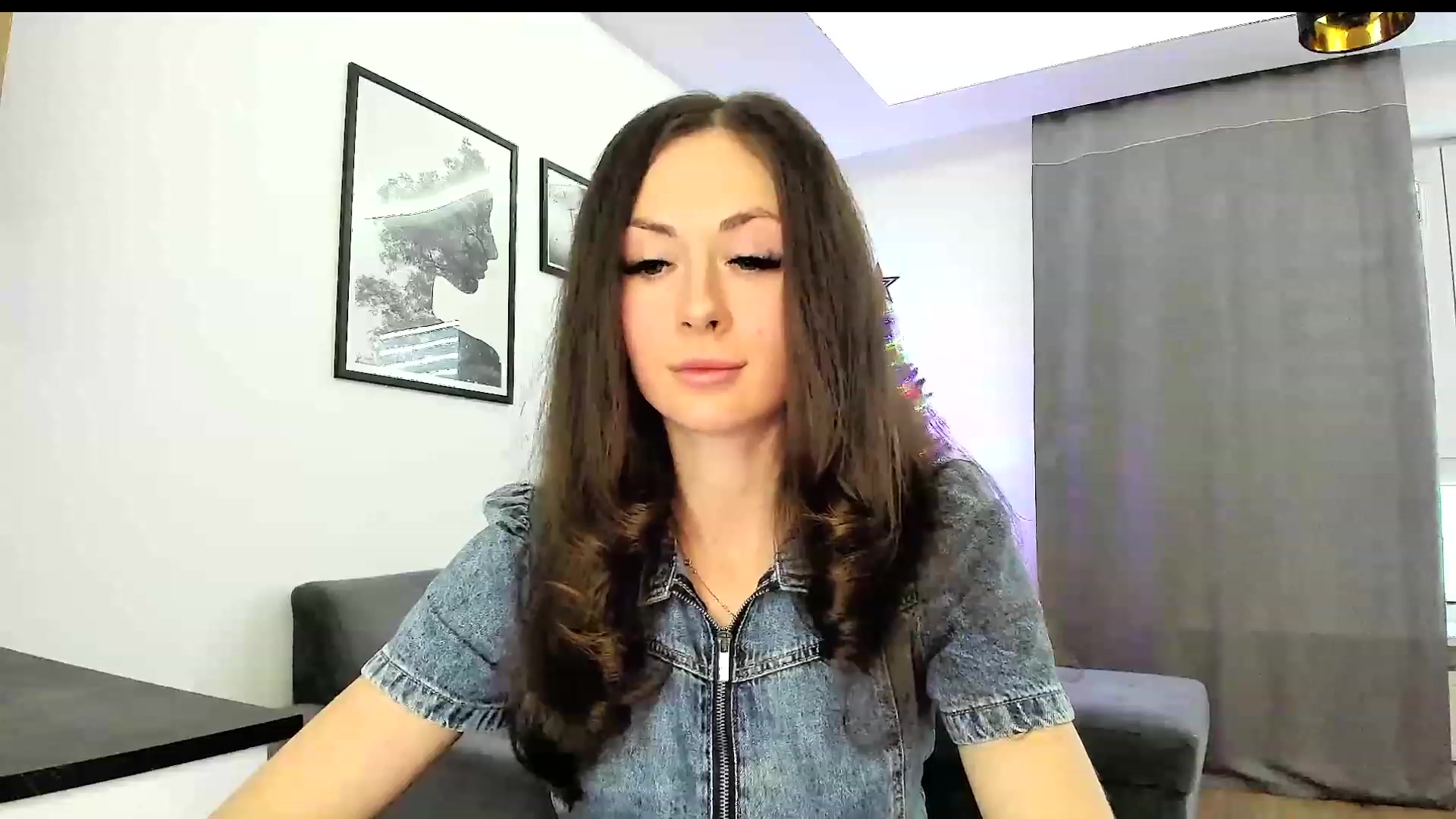 Gallery image thumbnail from Amber_Fry's myfreecams stream on, 12/23/2023, 15:35 image 1 of 20