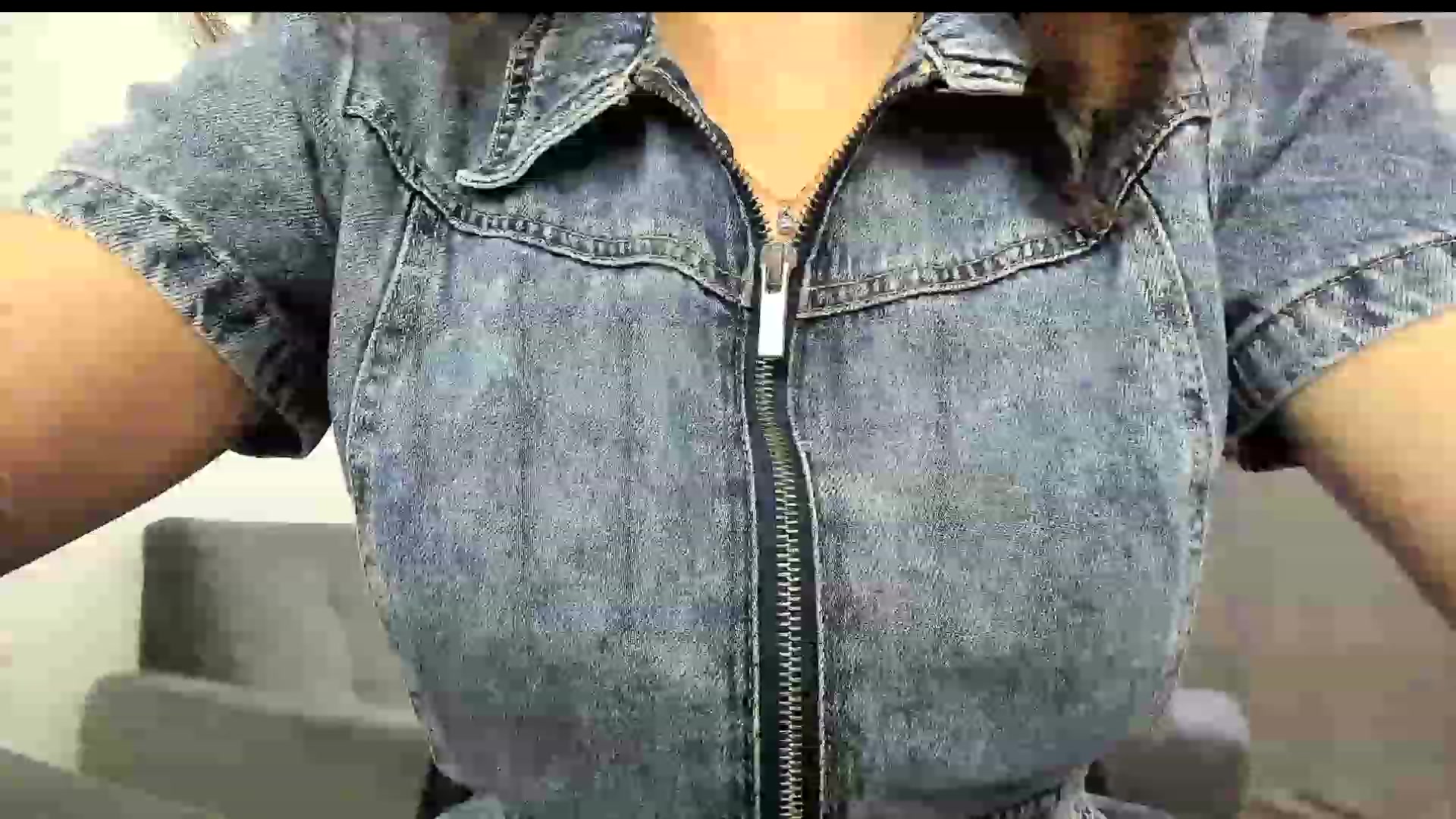 Gallery image thumbnail from Amber_Fry's myfreecams stream on, 12/23/2023, 15:35 image 5 of 20