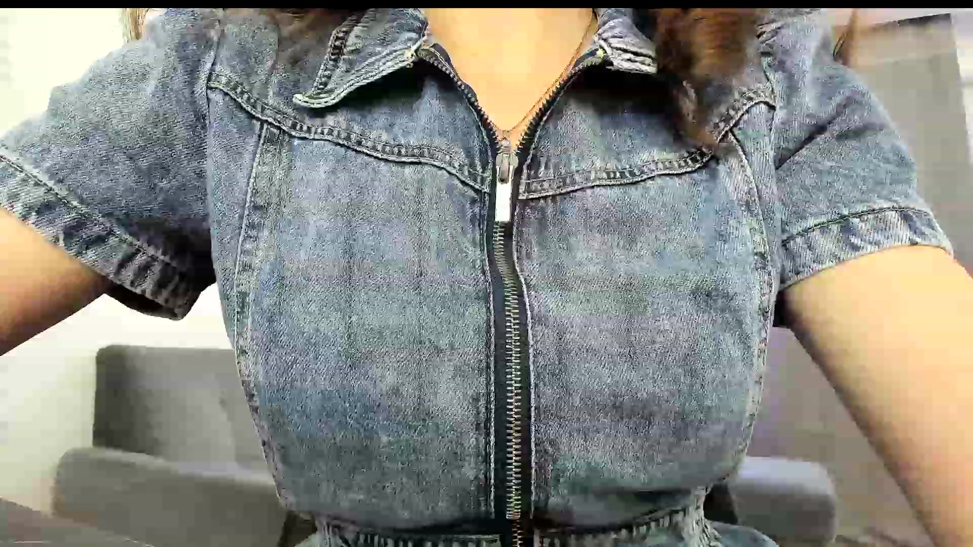 Gallery image thumbnail from Amber_Fry's myfreecams stream on, 12/23/2023, 15:35 image 4 of 20
