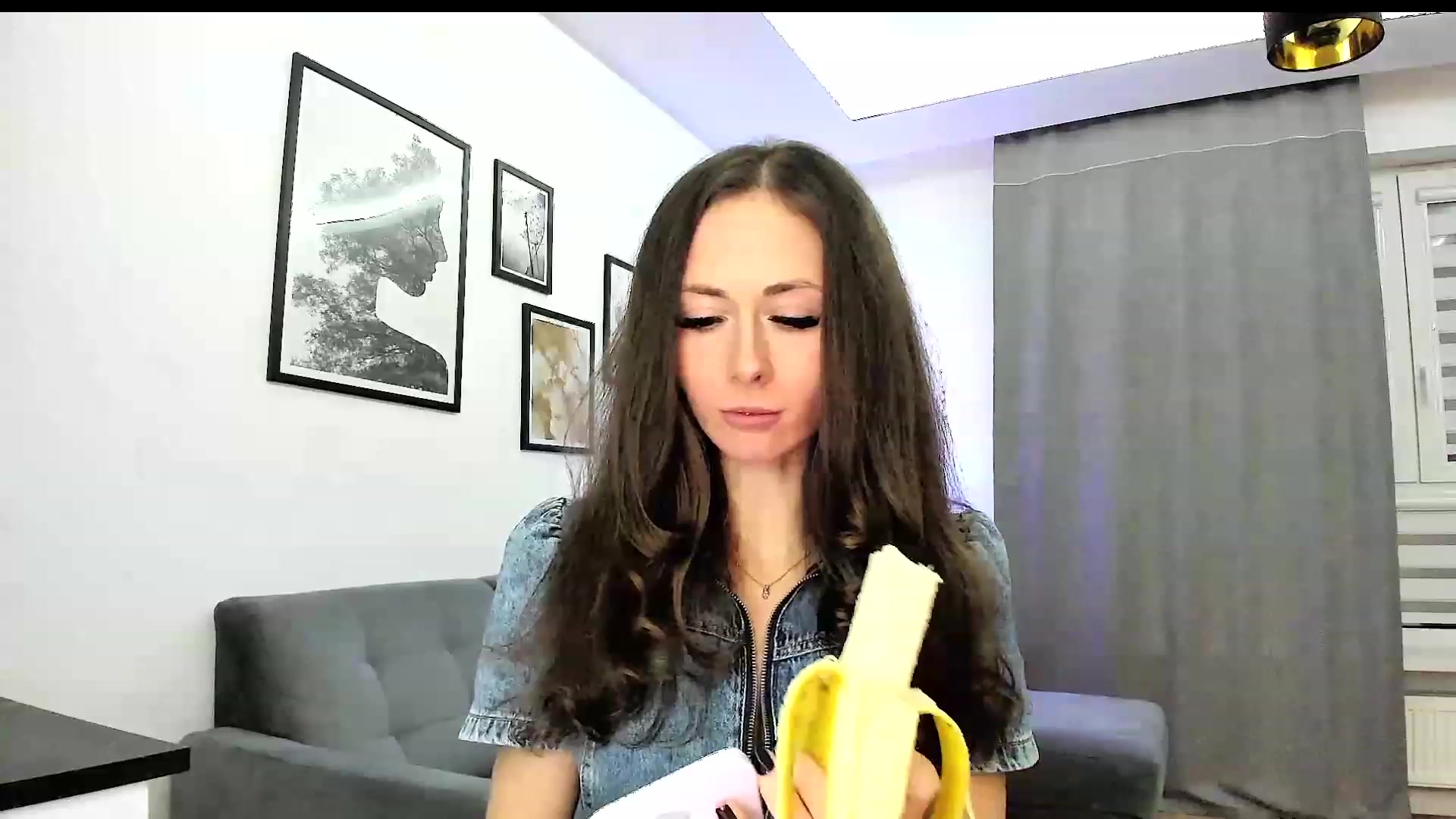 Gallery image thumbnail from Amber_Fry's myfreecams stream on, 12/23/2023, 16:35 image 13 of 20