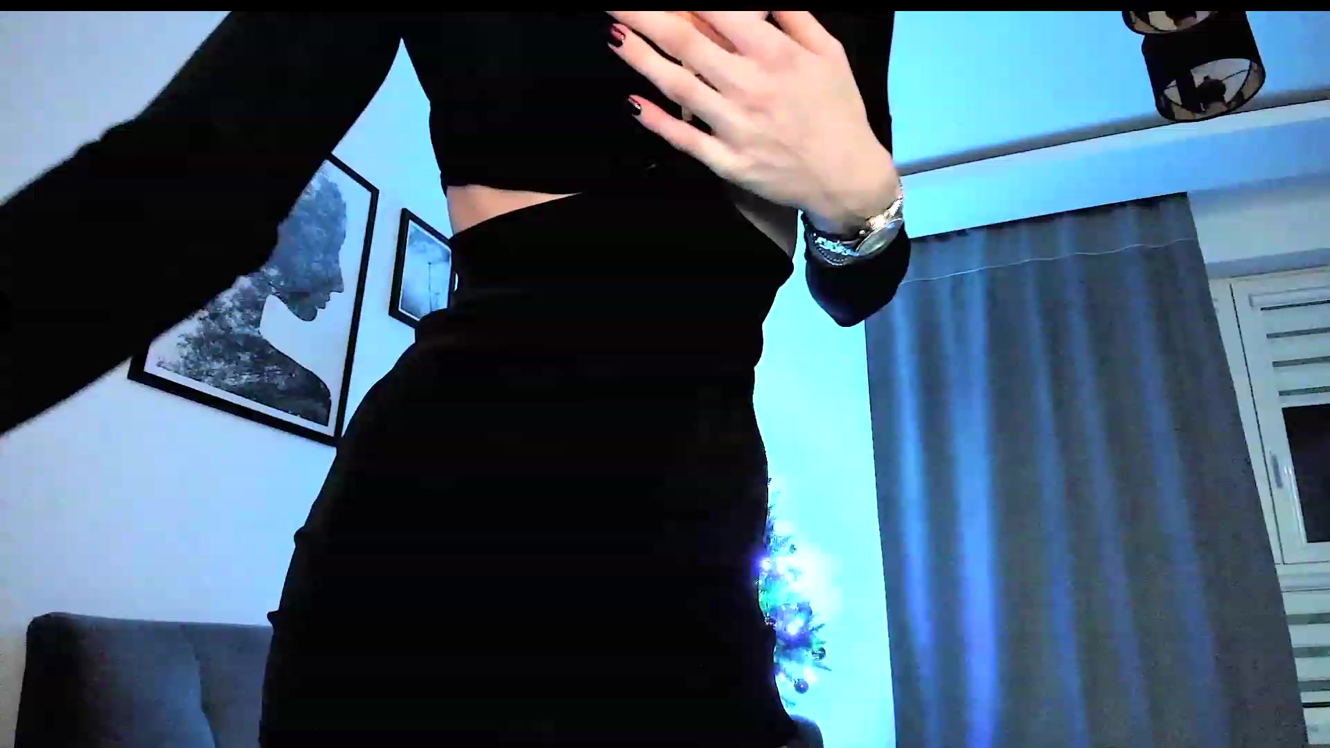 Gallery image thumbnail from Amber_Fry's myfreecams stream on, 12/25/2023, 17:43 image 10 of 20