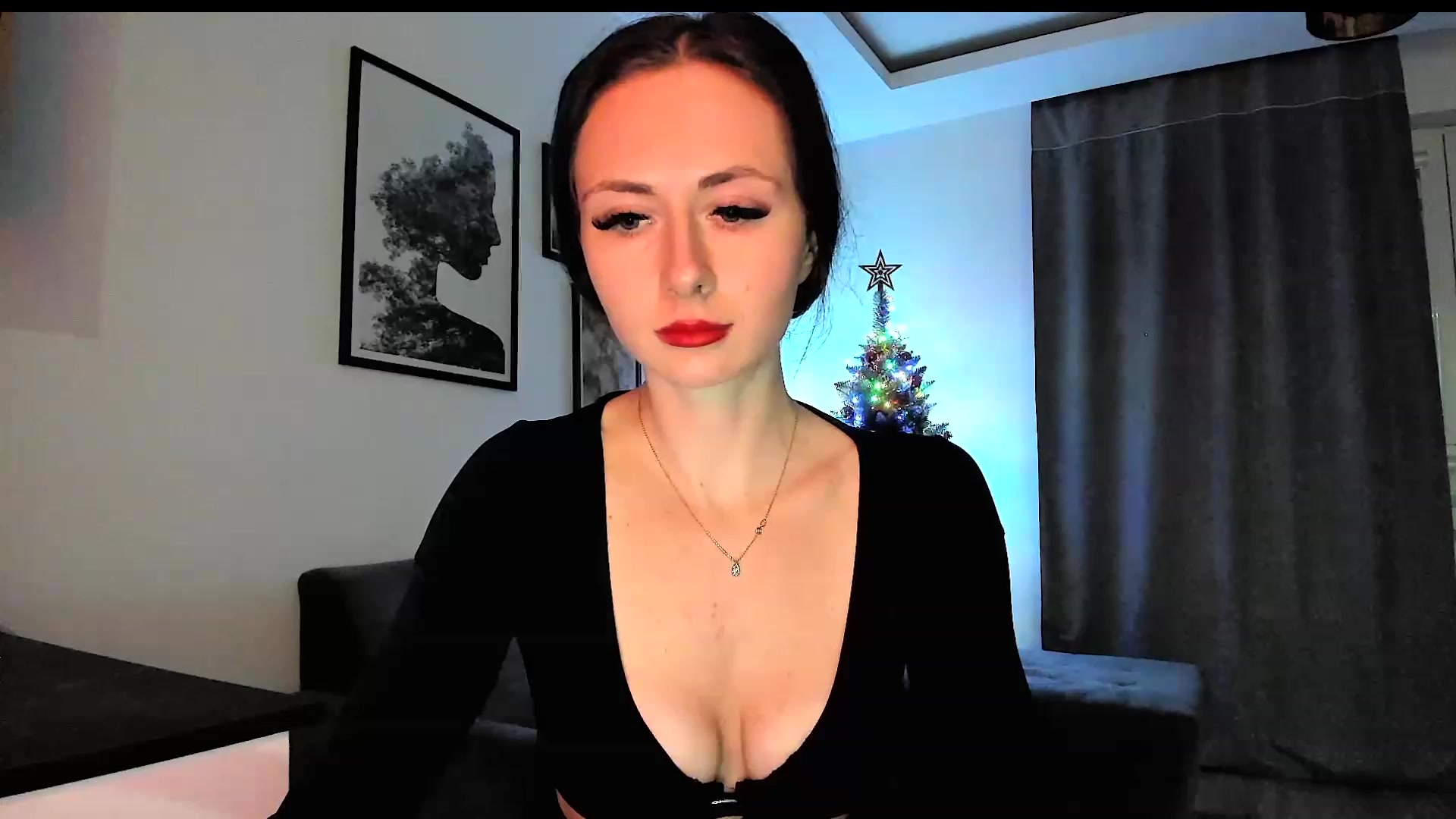 Gallery image thumbnail from Amber_Fry's myfreecams stream on, 12/25/2023, 19:30 image 3 of 20