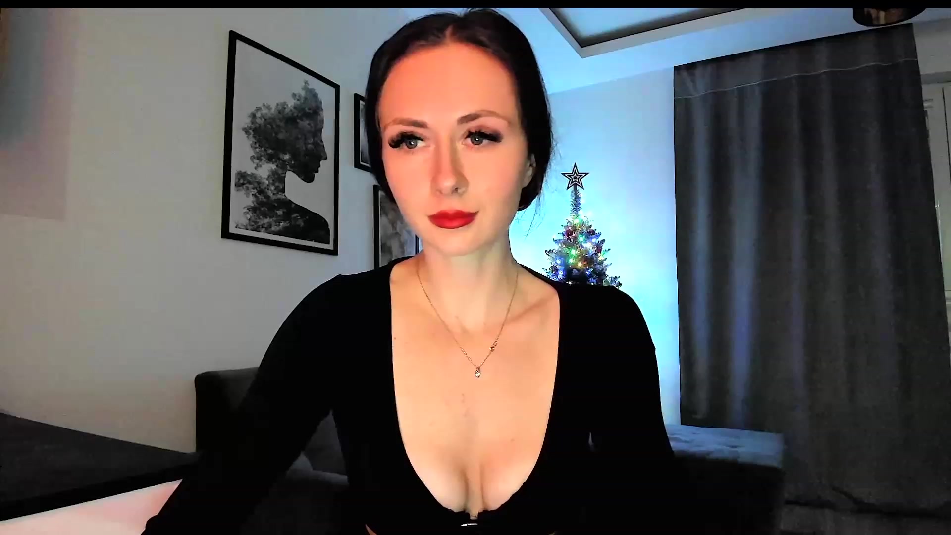 Gallery image thumbnail from Amber_Fry's myfreecams stream on, 12/25/2023, 19:30 image 5 of 20