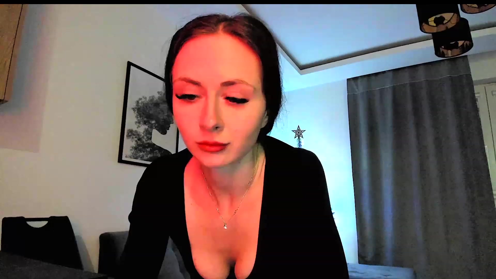 Gallery image thumbnail from Amber_Fry's myfreecams stream on, 12/25/2023, 19:30 image 19 of 20