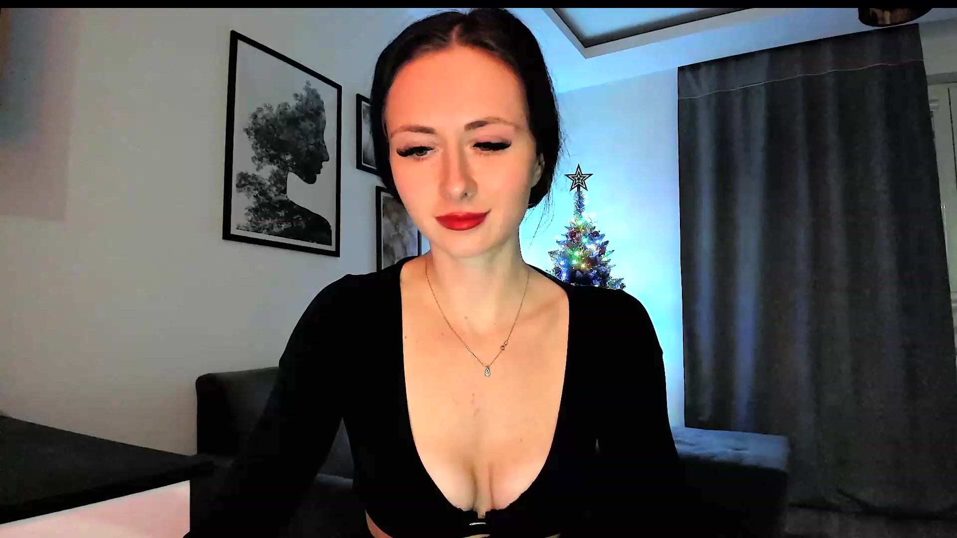 Gallery image thumbnail from Amber_Fry's myfreecams stream on, 12/25/2023, 19:30 image 2 of 20