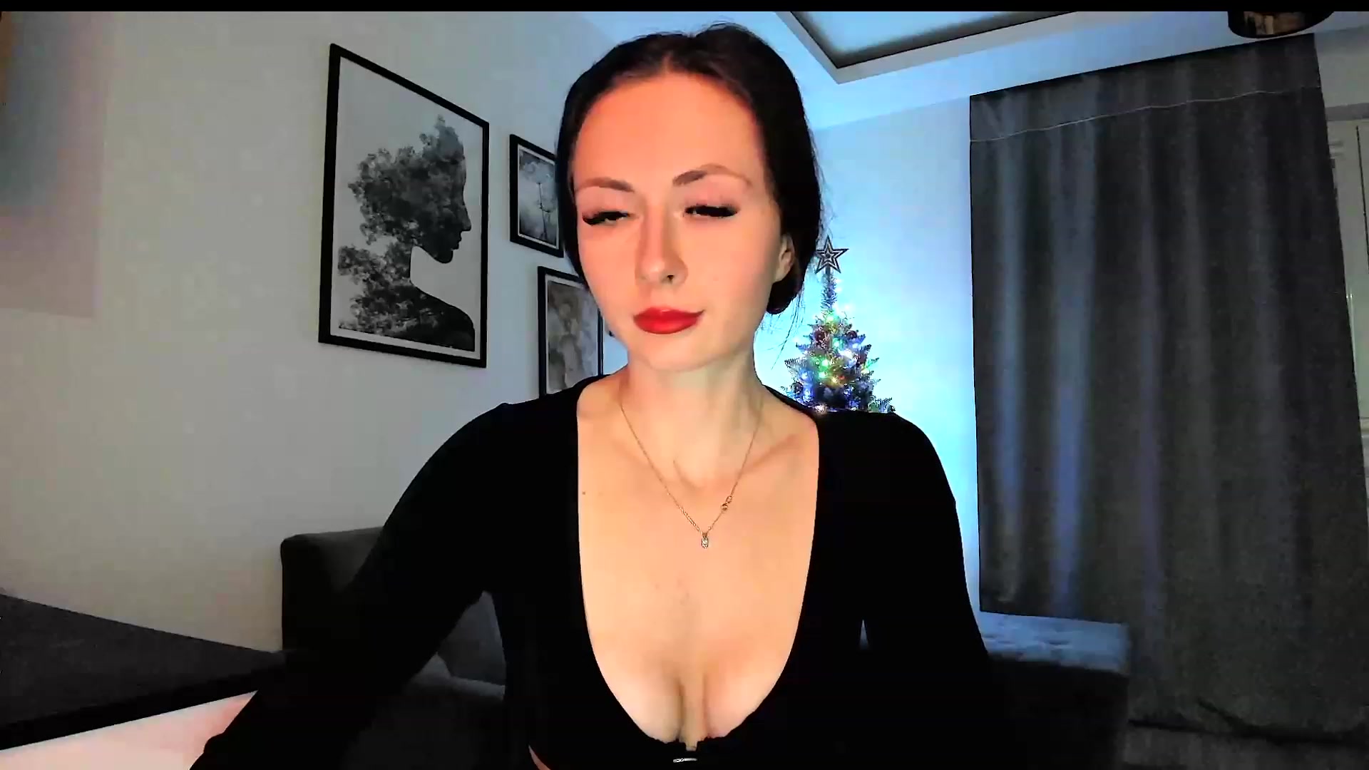 Gallery image thumbnail from Amber_Fry's myfreecams stream on, 12/25/2023, 19:30 image 6 of 20