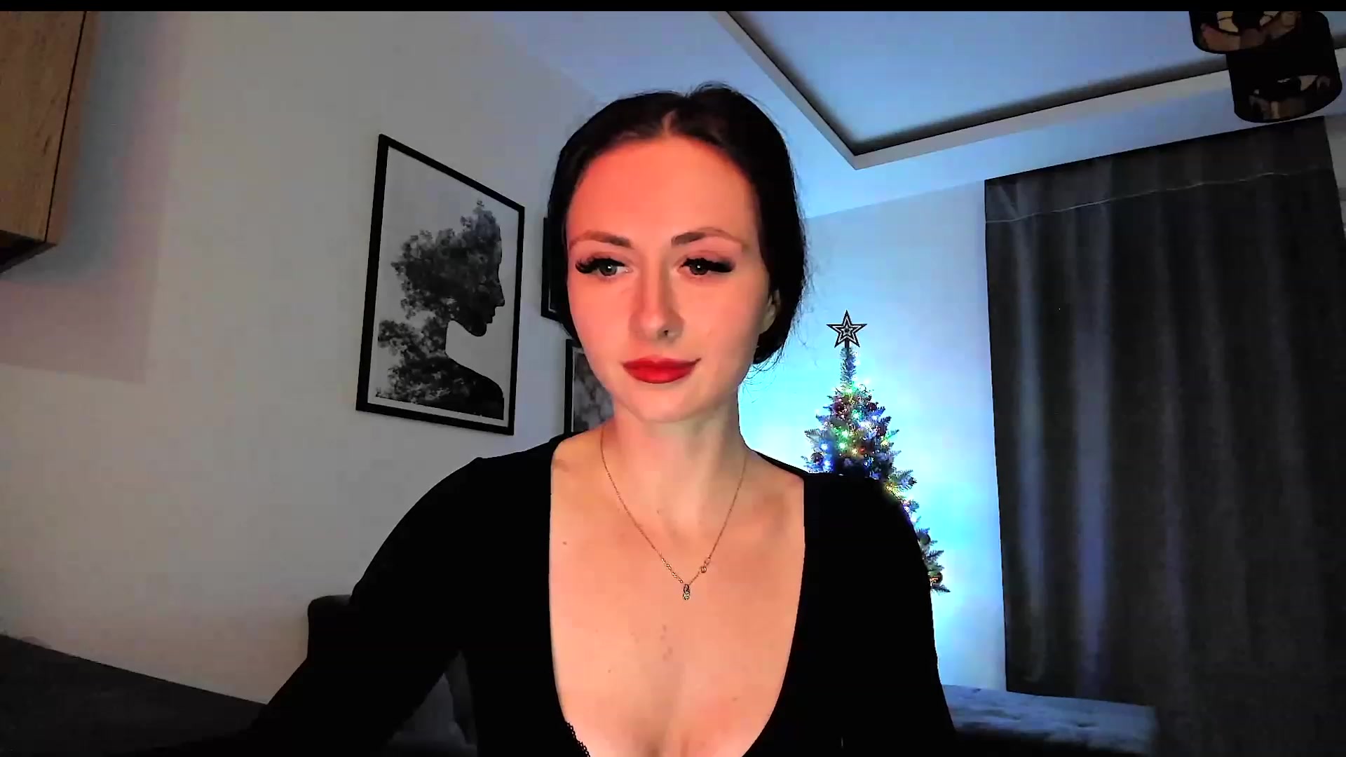 Gallery image thumbnail from Amber_Fry's myfreecams stream on, 12/25/2023, 20:02 image 7 of 20