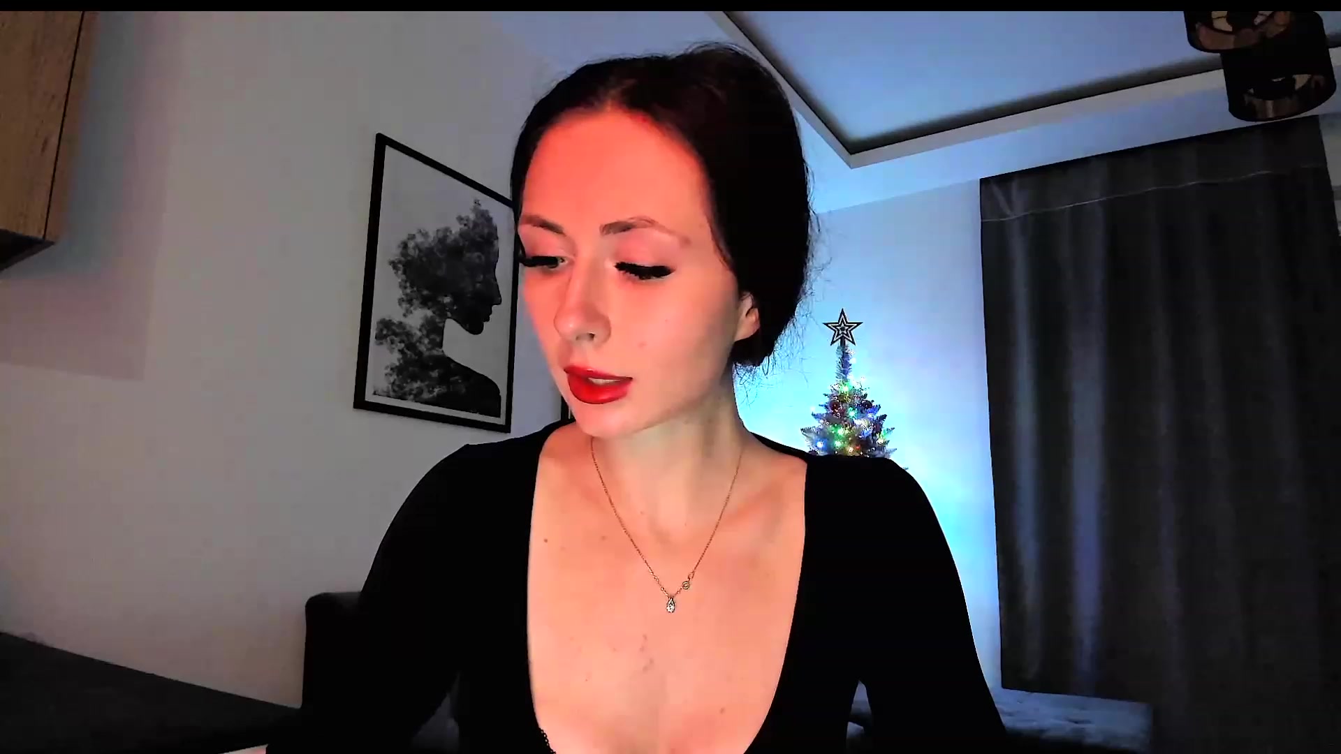 Gallery image thumbnail from Amber_Fry's myfreecams stream on, 12/25/2023, 20:02 image 13 of 20