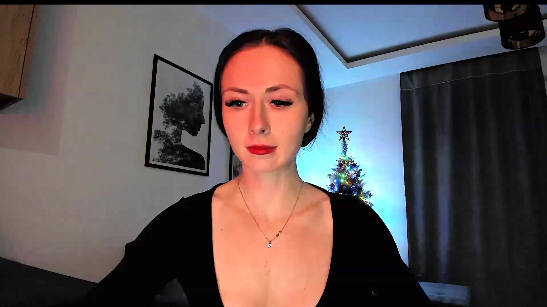 Gallery image thumbnail from Amber_Fry's myfreecams stream on, 12/25/2023, 20:02 image 17 of 20