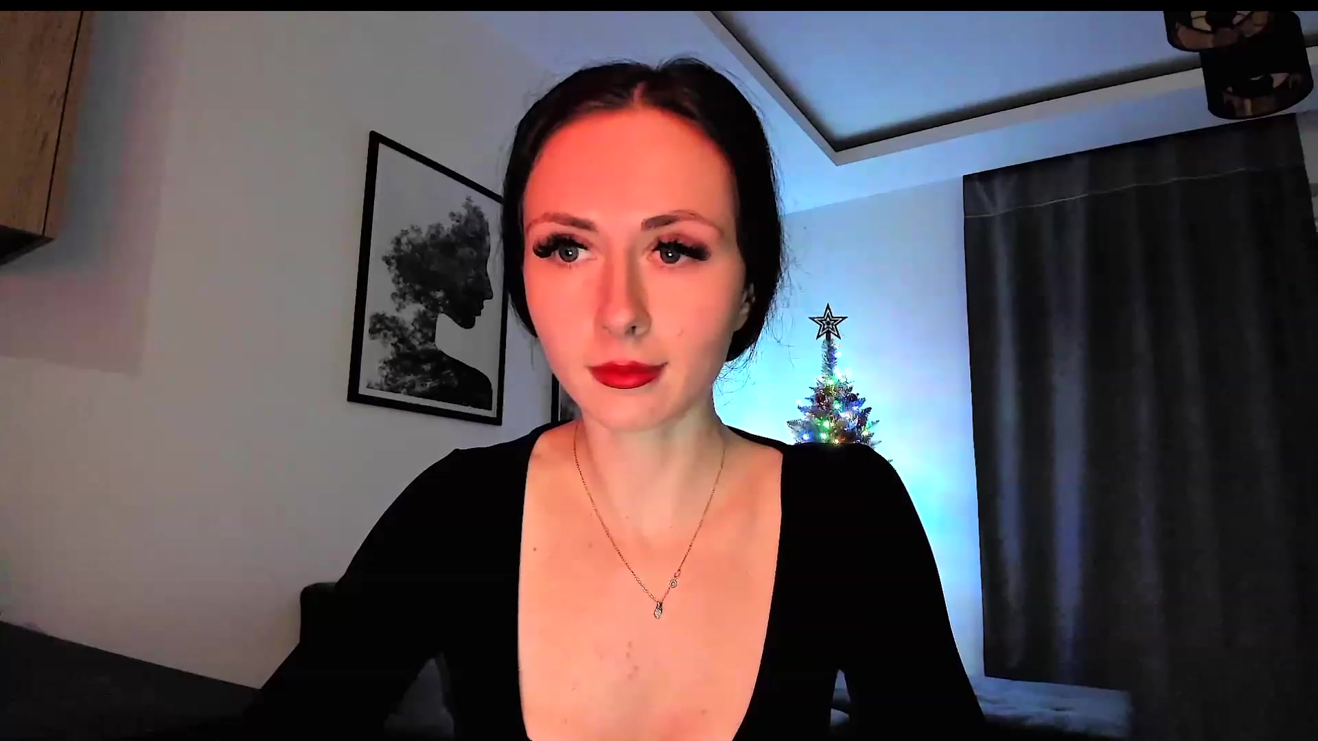 Gallery image thumbnail from Amber_Fry's myfreecams stream on, 12/25/2023, 20:02 image 12 of 20