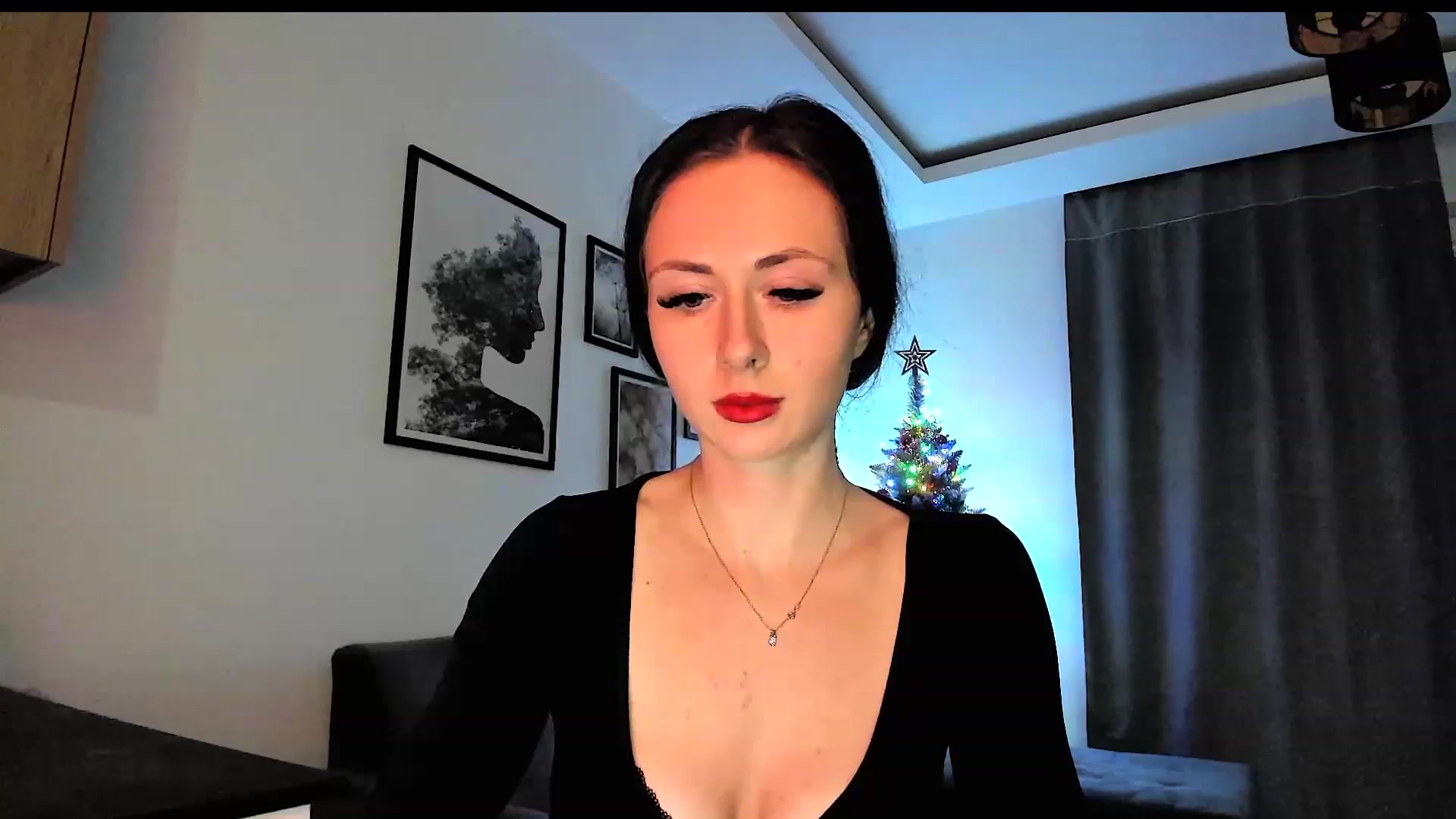 Gallery image thumbnail from Amber_Fry's myfreecams stream on, 12/25/2023, 20:02 image 14 of 20
