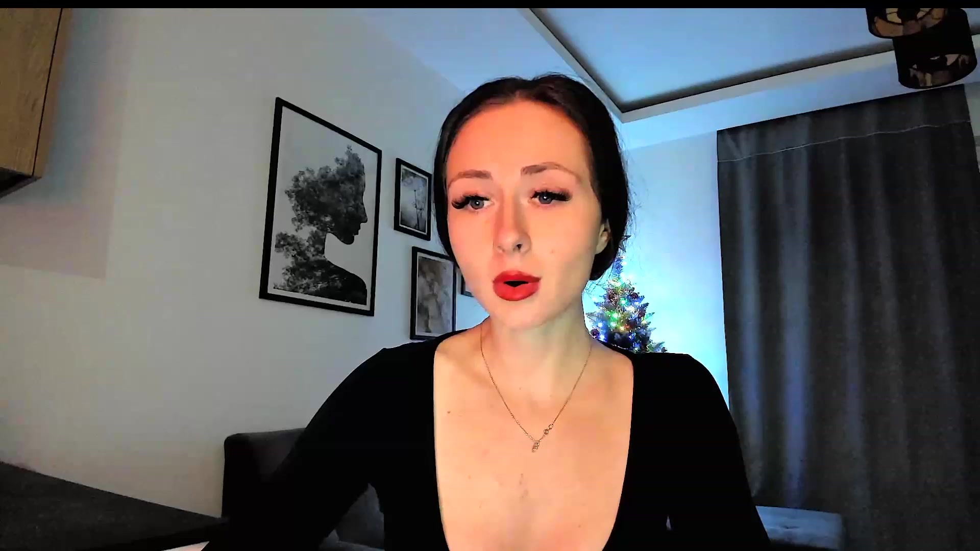 Gallery image thumbnail from Amber_Fry's myfreecams stream on, 12/25/2023, 20:02 image 18 of 20