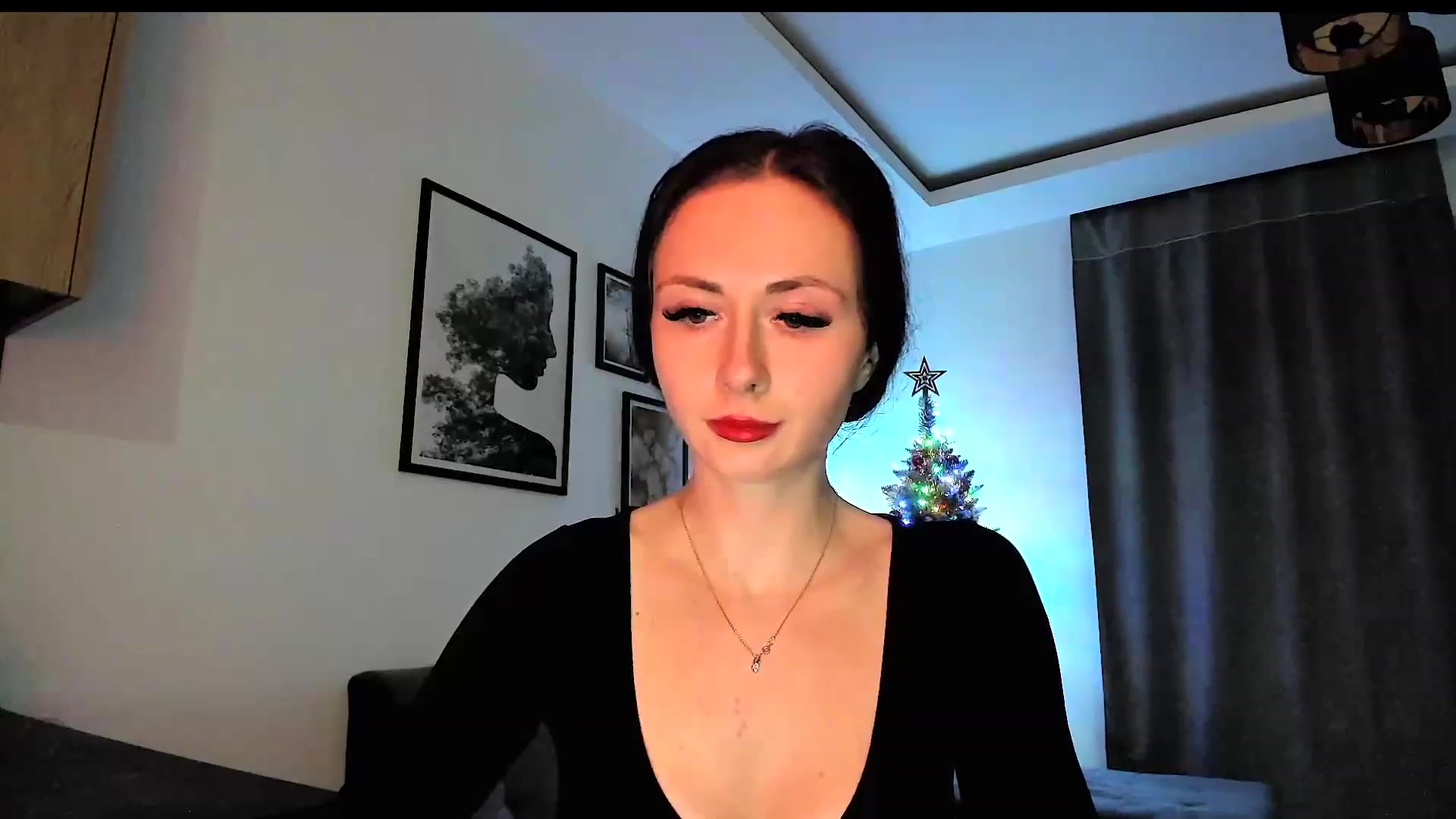Gallery image thumbnail from Amber_Fry's myfreecams stream on, 12/25/2023, 21:01 image 9 of 20