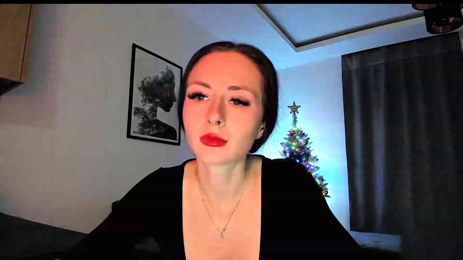 Gallery image thumbnail from Amber_Fry's myfreecams stream on, 12/25/2023, 21:01 image 16 of 20