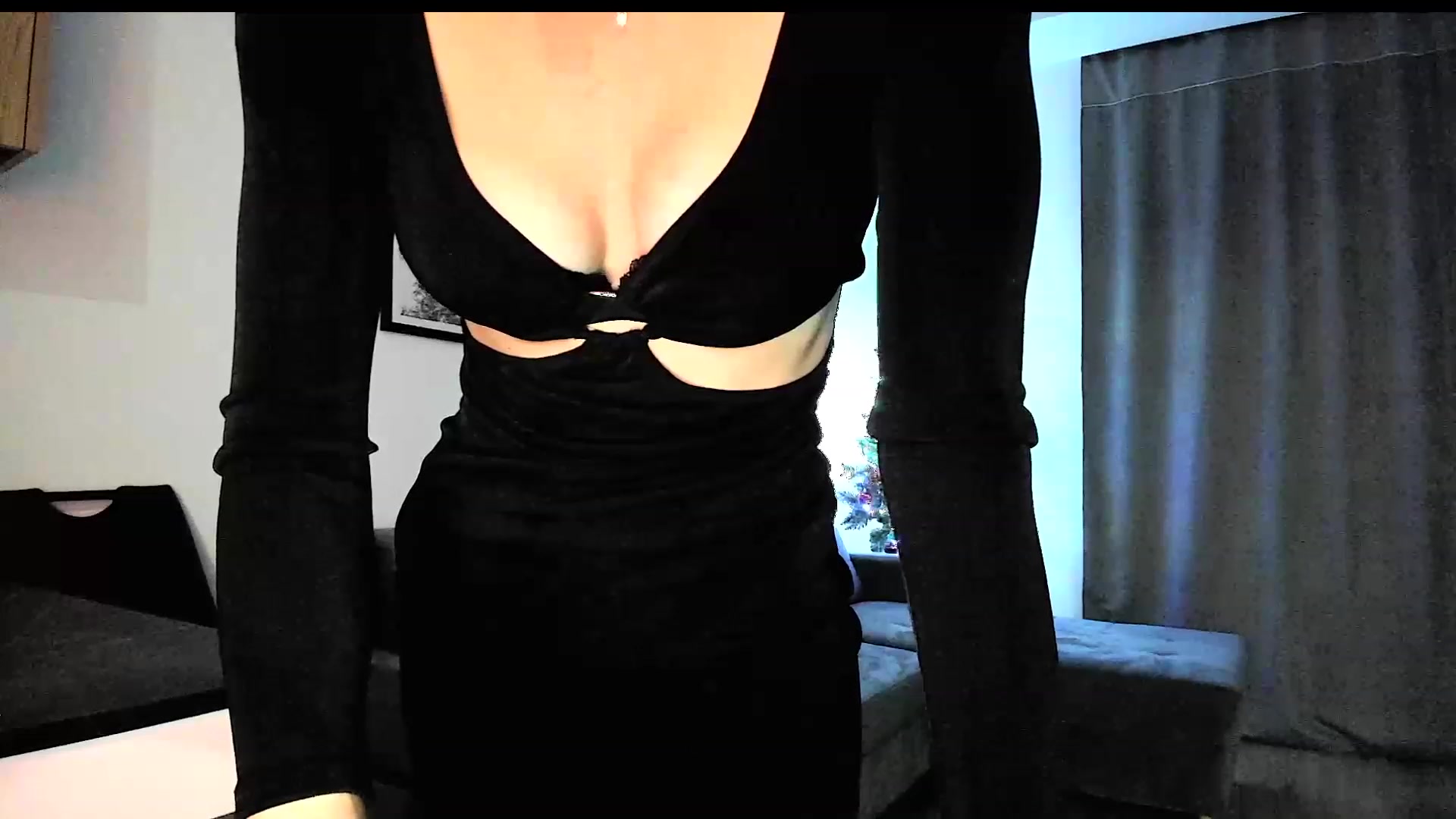 Gallery image thumbnail from Amber_Fry's myfreecams stream on, 12/25/2023, 21:01 image 7 of 20
