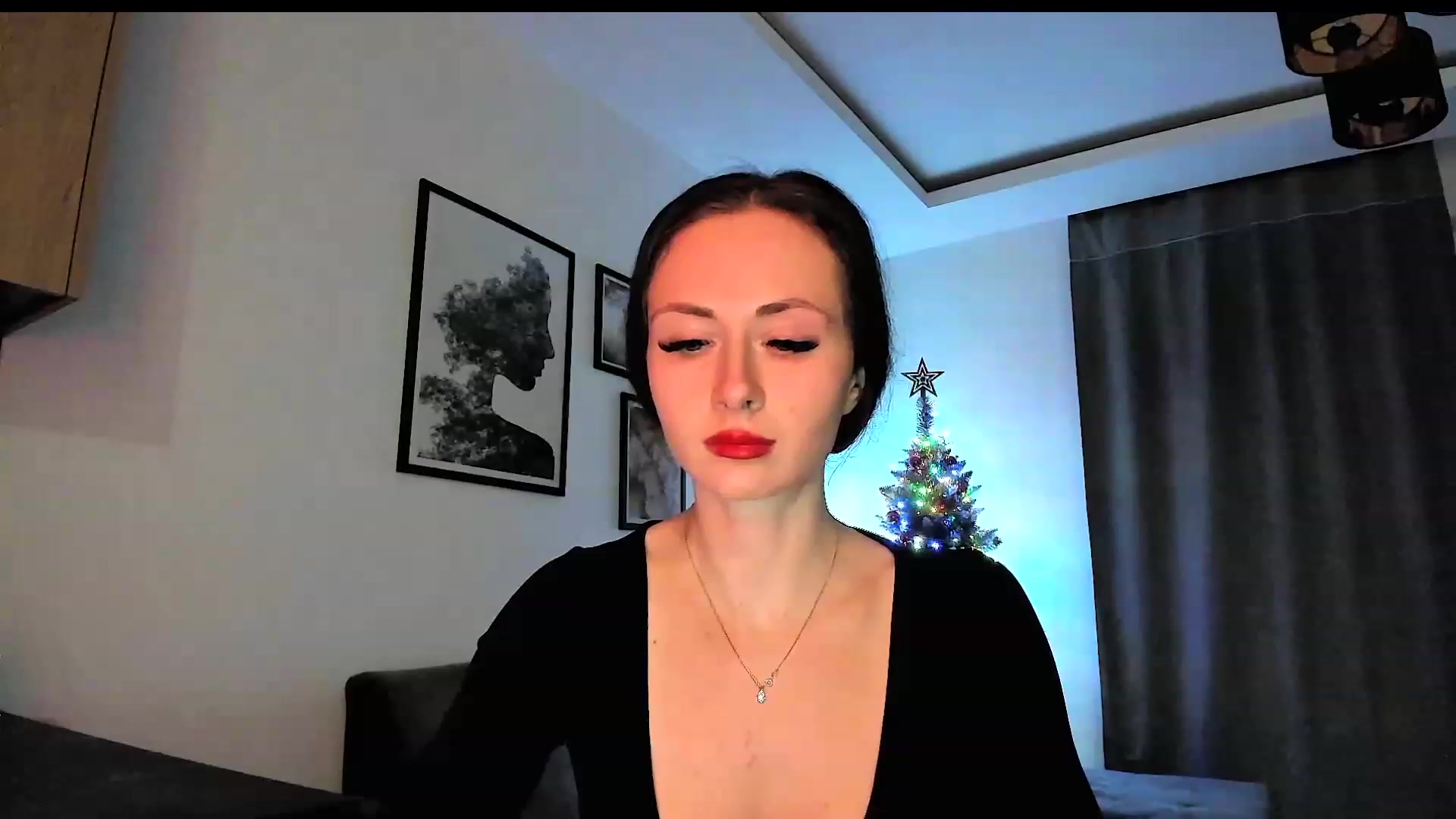 Gallery image thumbnail from Amber_Fry's myfreecams stream on, 12/25/2023, 21:01 image 14 of 20
