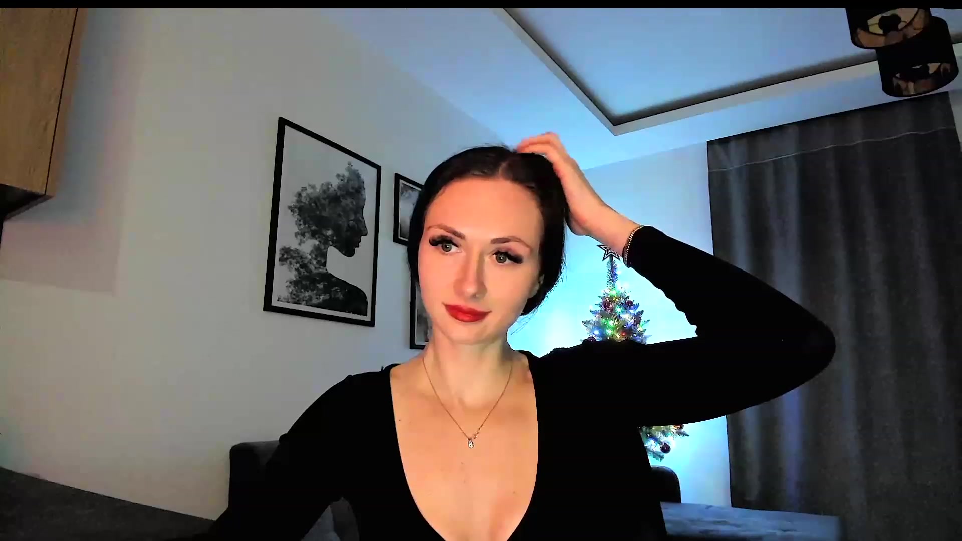 Gallery image thumbnail from Amber_Fry's myfreecams stream on, 12/25/2023, 21:01 image 13 of 20
