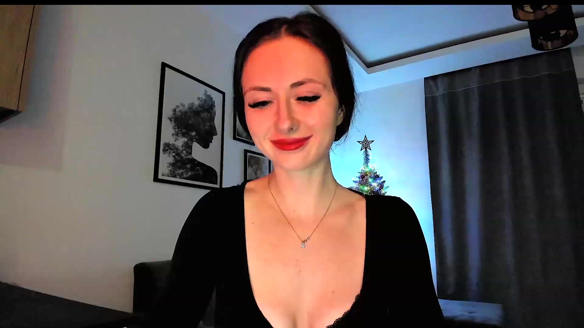 Gallery image thumbnail from Amber_Fry's myfreecams stream on, 12/25/2023, 21:01 image 1 of 20