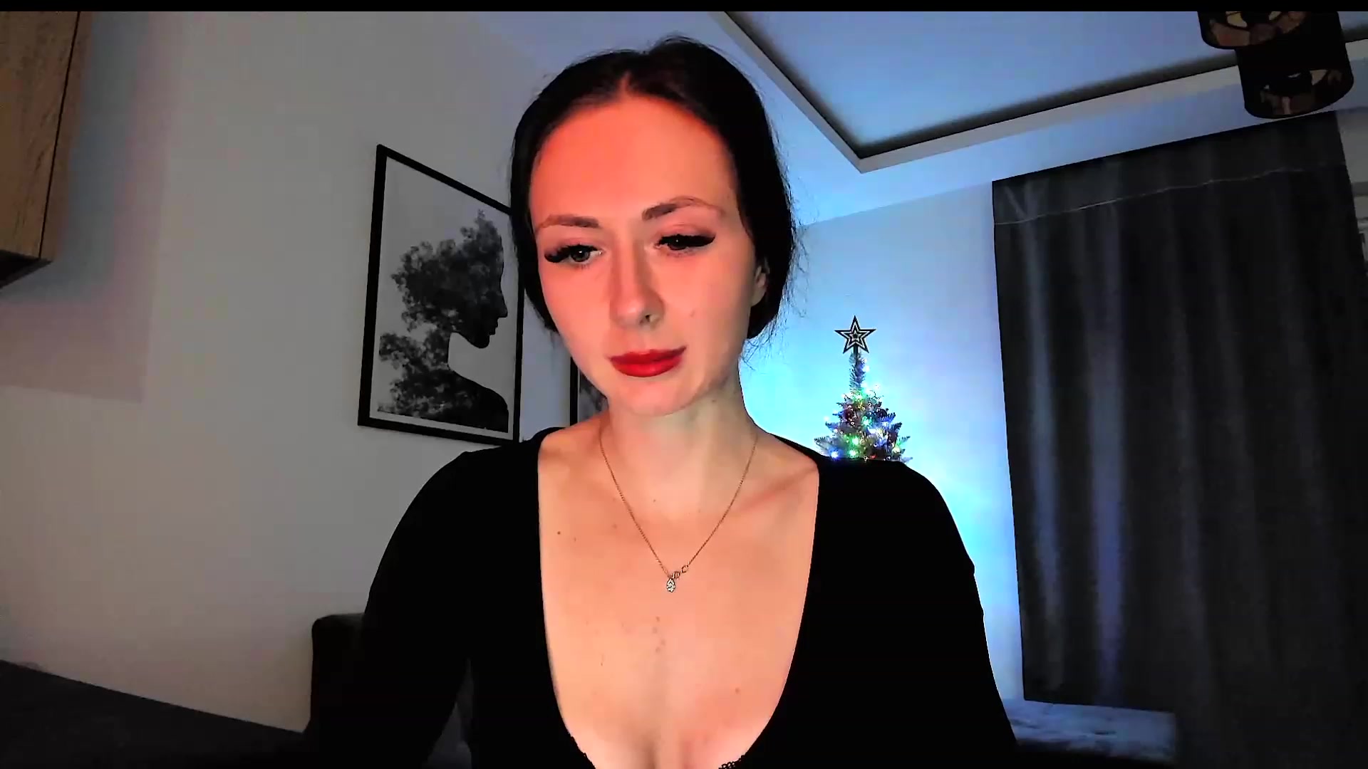 Gallery image thumbnail from Amber_Fry's myfreecams stream on, 12/25/2023, 21:01 image 3 of 20