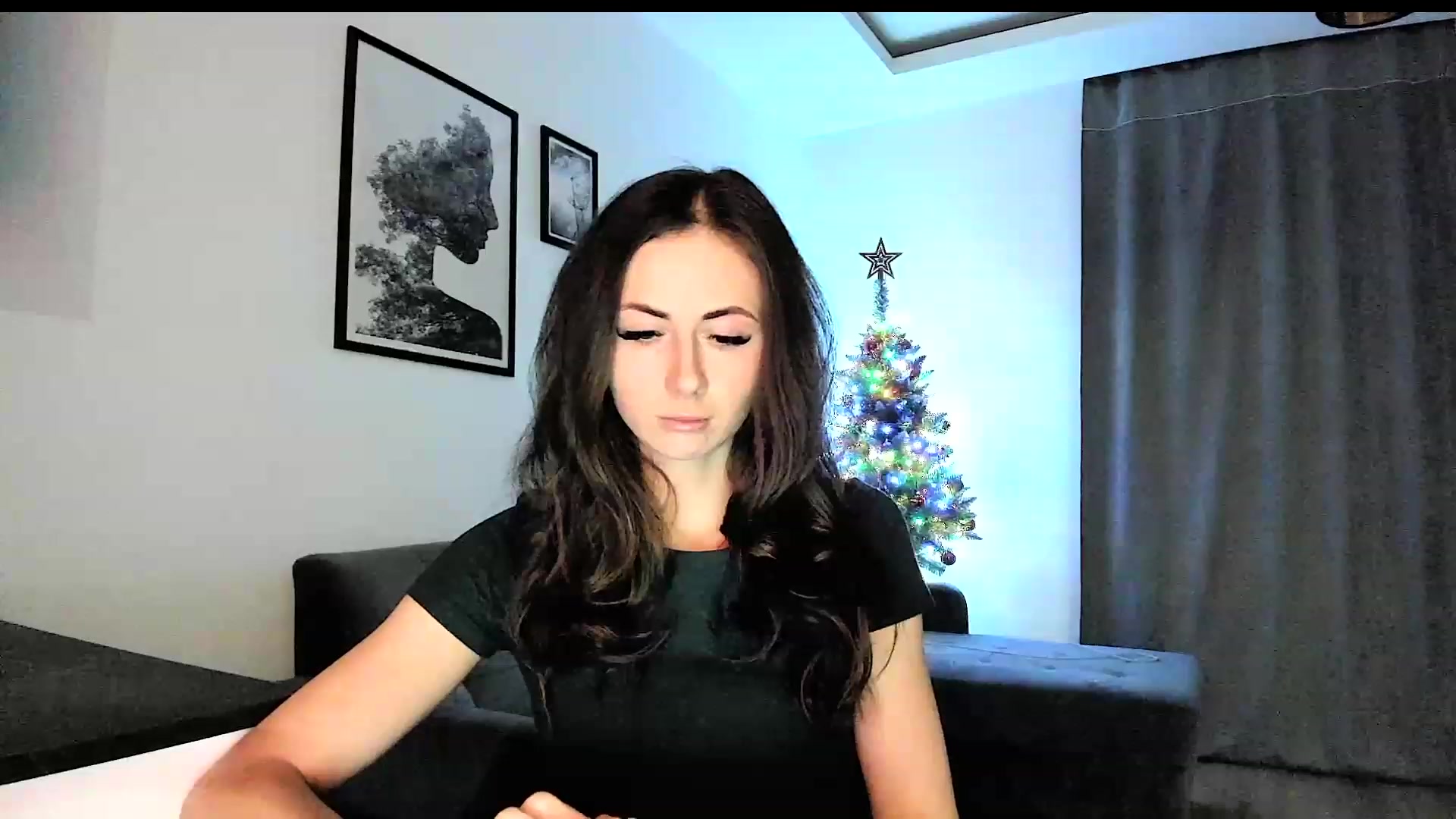 Gallery image thumbnail from Amber_Fry's myfreecams stream on, 12/30/2023, 17:03 image 14 of 20