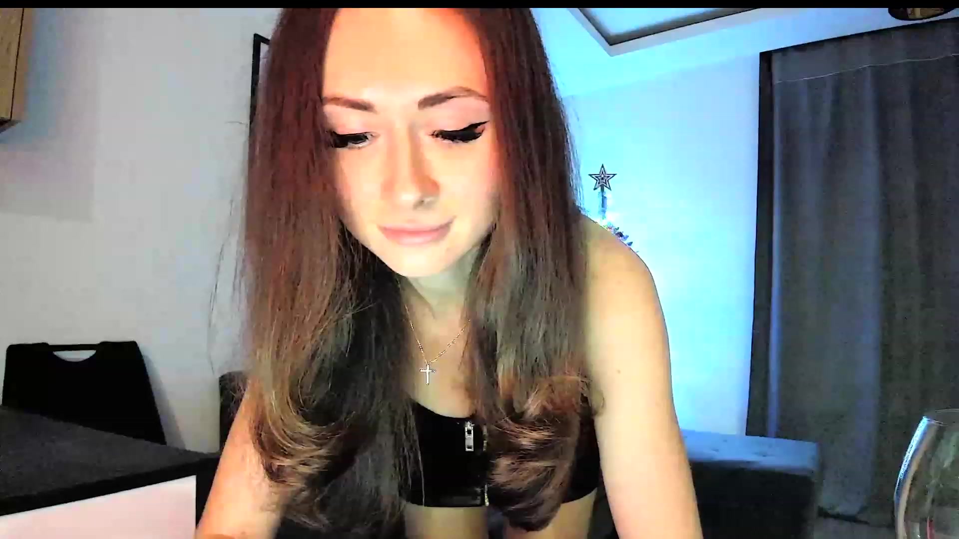 Gallery image thumbnail from Amber_Fry's myfreecams stream on, 12/31/2023, 19:18 image 14 of 20