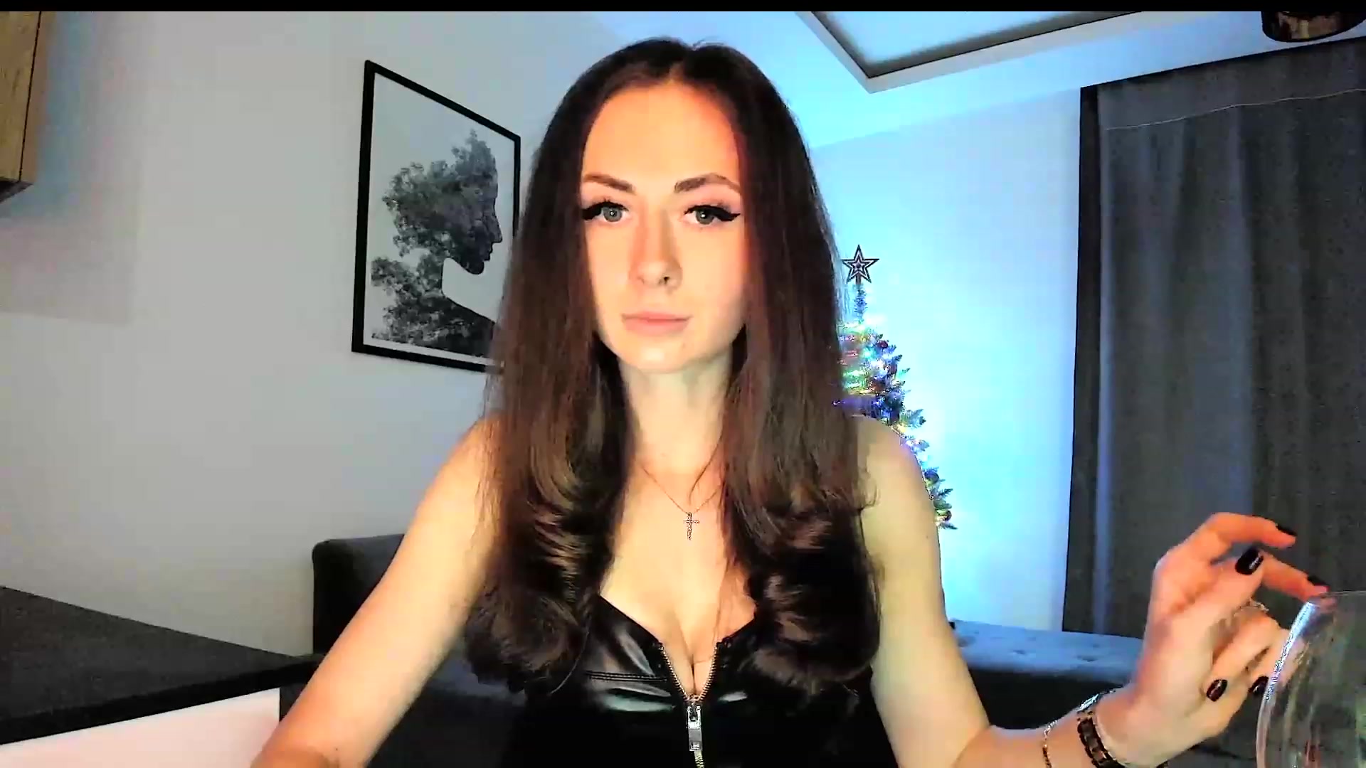 Gallery image thumbnail from Amber_Fry's myfreecams stream on, 12/31/2023, 19:18 image 2 of 20