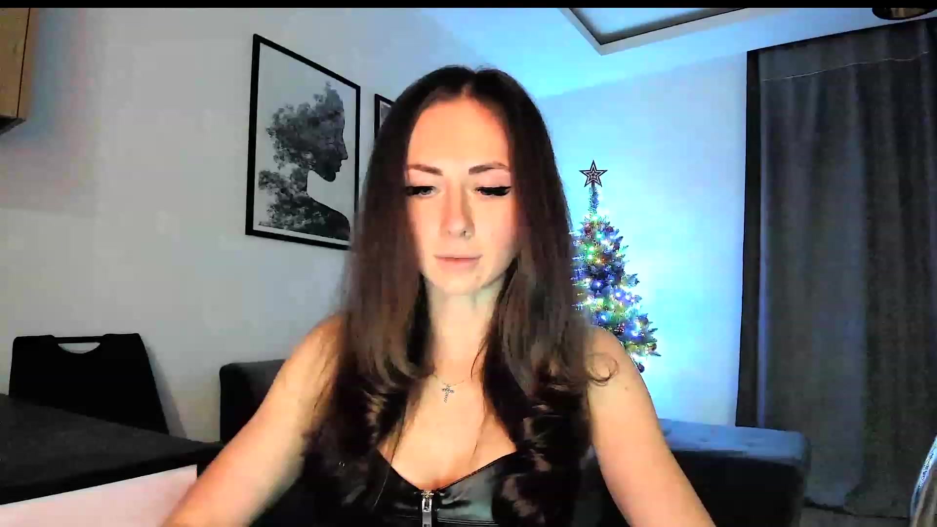 Gallery image thumbnail from Amber_Fry's myfreecams stream on, 12/31/2023, 19:18 image 20 of 20