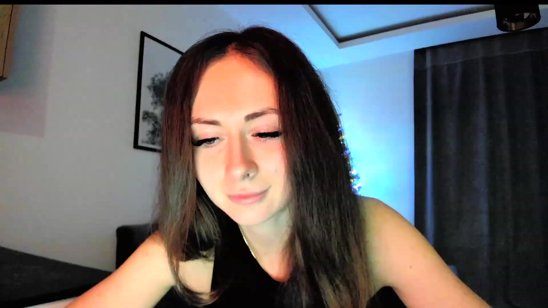 Gallery image thumbnail from Amber_Fry's myfreecams stream on, 01/04/2024, 18:01 image 2 of 20
