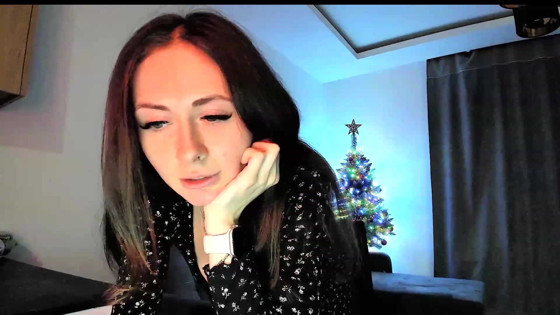 Gallery image thumbnail from Amber_Fry's myfreecams stream on, 01/05/2024, 19:31 image 8 of 20