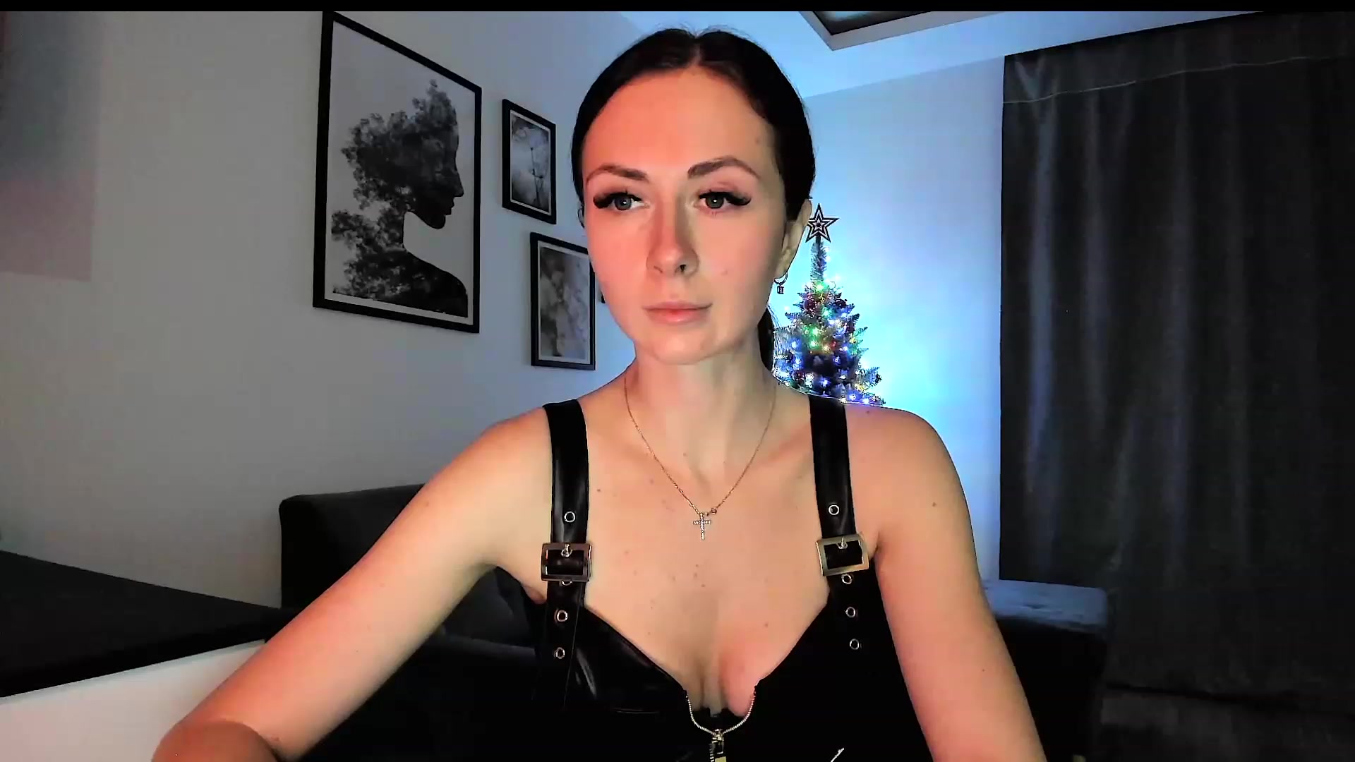 Gallery image thumbnail from Amber_Fry's myfreecams stream on, 01/06/2024, 18:42 image 3 of 20