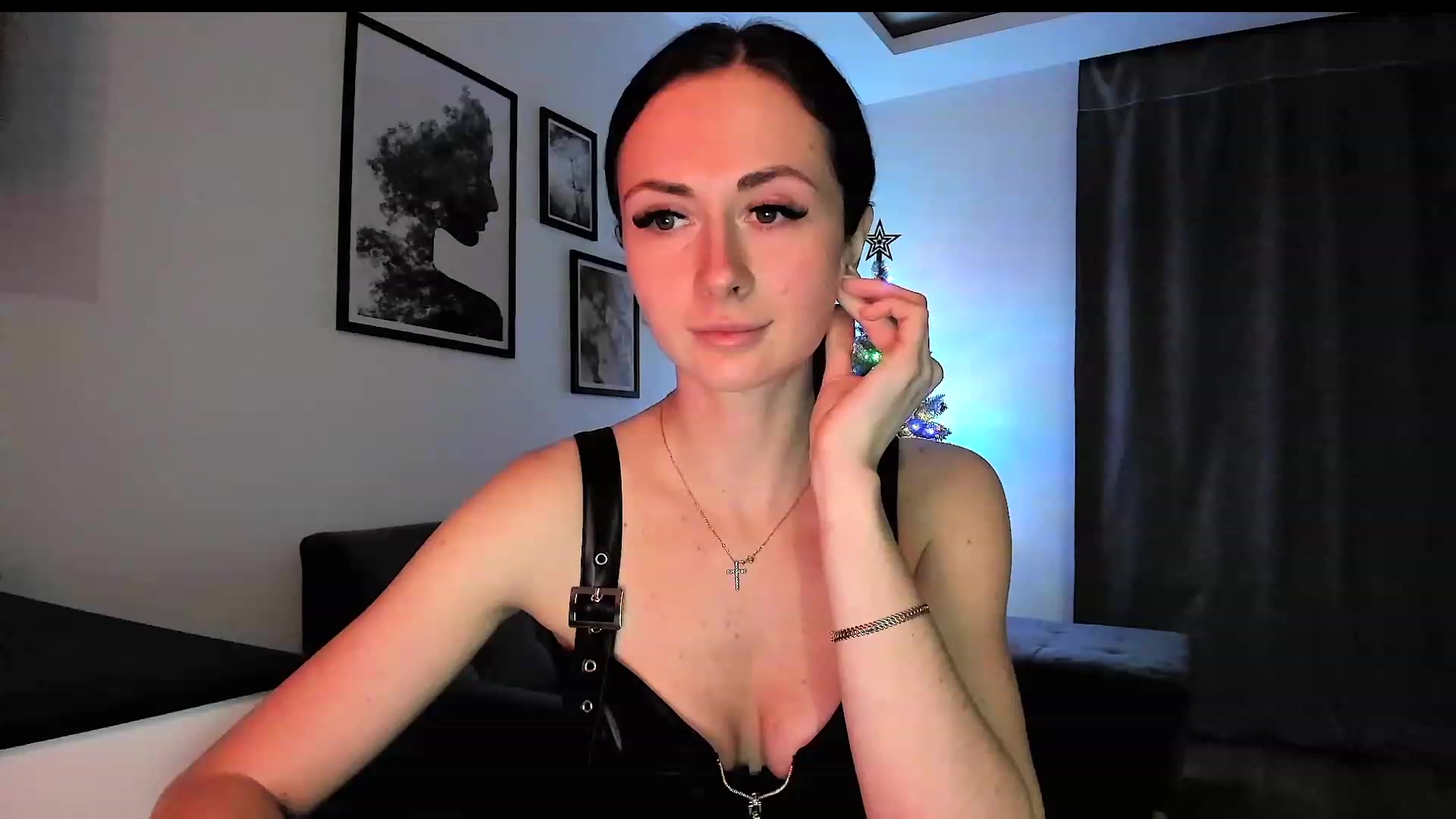 Gallery image thumbnail from Amber_Fry's myfreecams stream on, 01/06/2024, 18:42 image 2 of 20