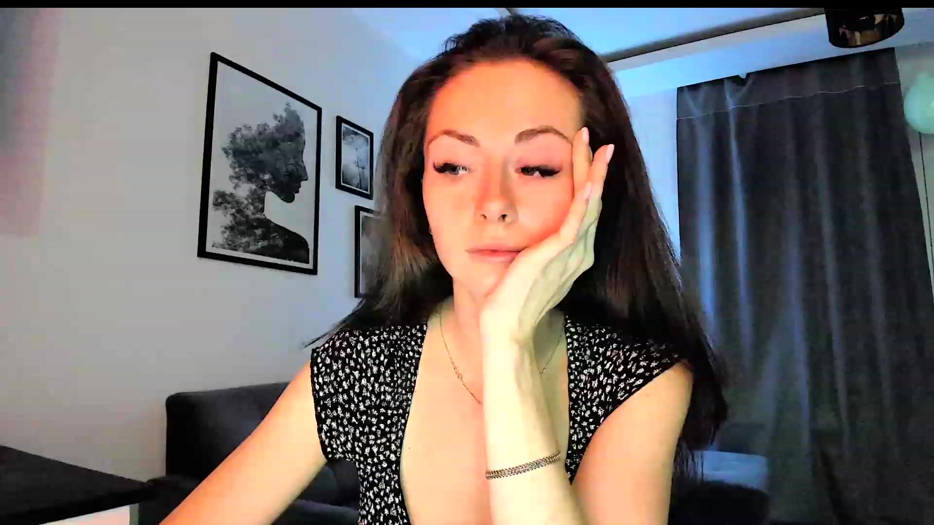 Gallery image thumbnail from Amber_Fry's myfreecams stream on, 01/18/2024, 19:51 image 14 of 20
