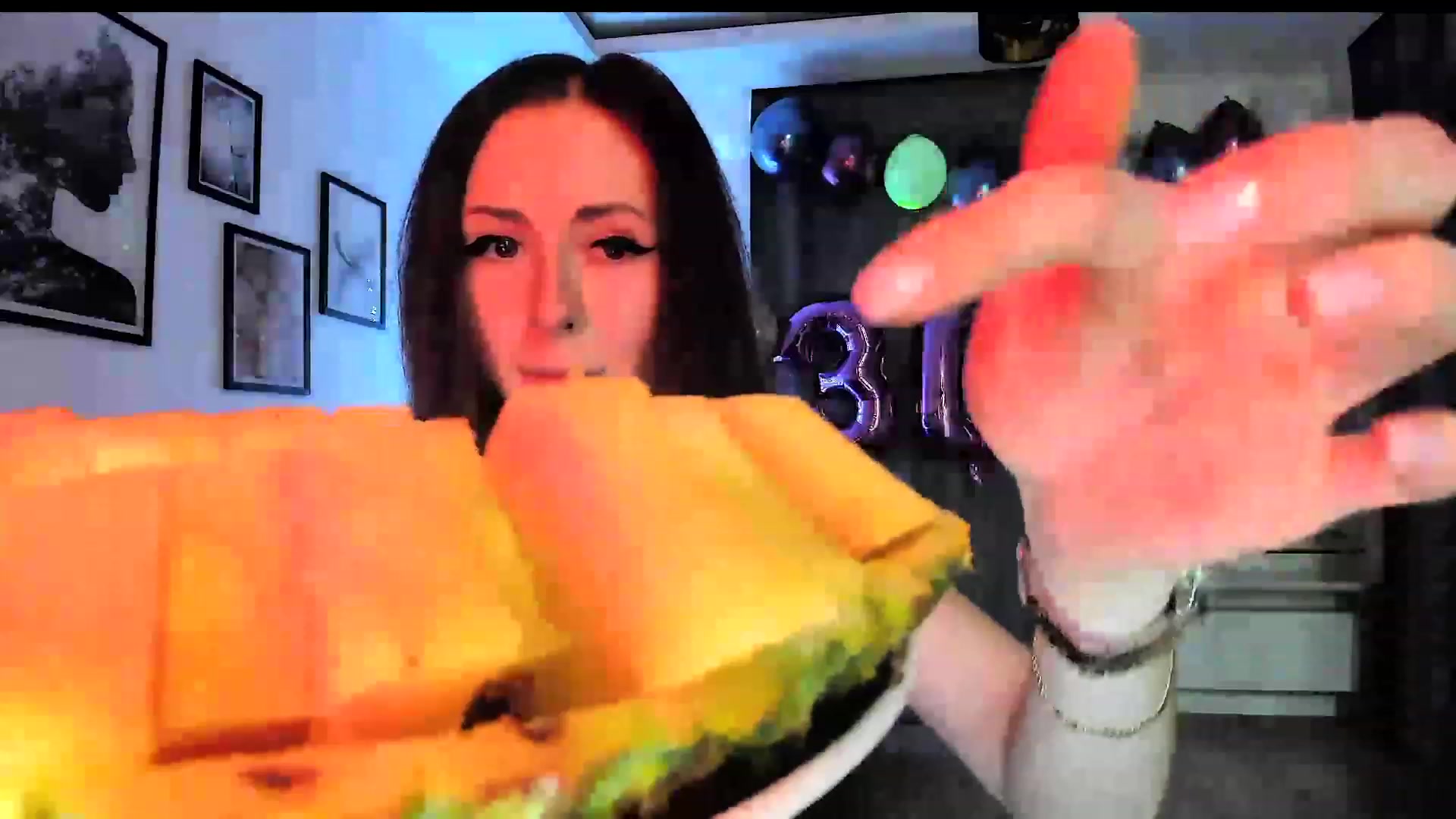 Gallery image thumbnail from Amber_Fry's myfreecams stream on, 01/19/2024, 16:32 image 3 of 20