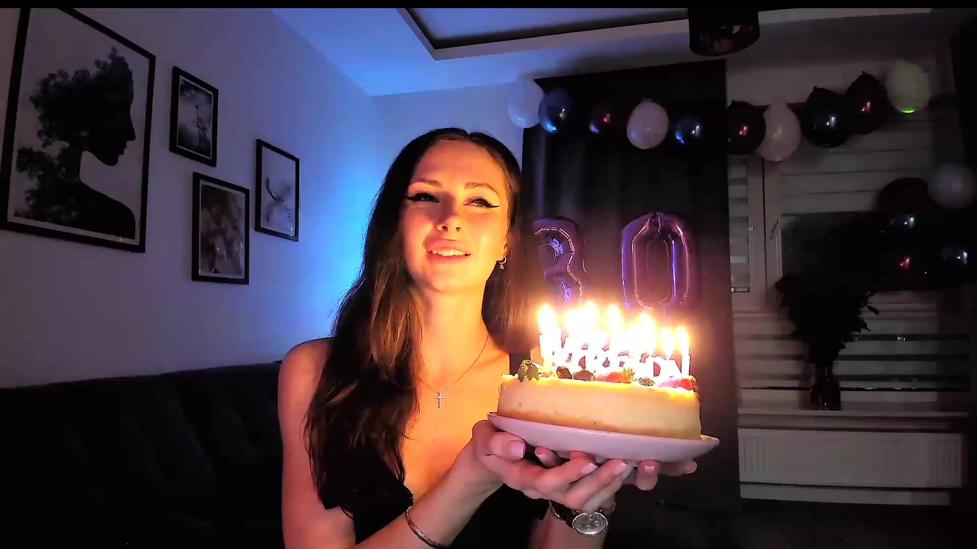 Gallery image thumbnail from Amber_Fry's myfreecams stream on, 01/19/2024, 18:29 image 8 of 20