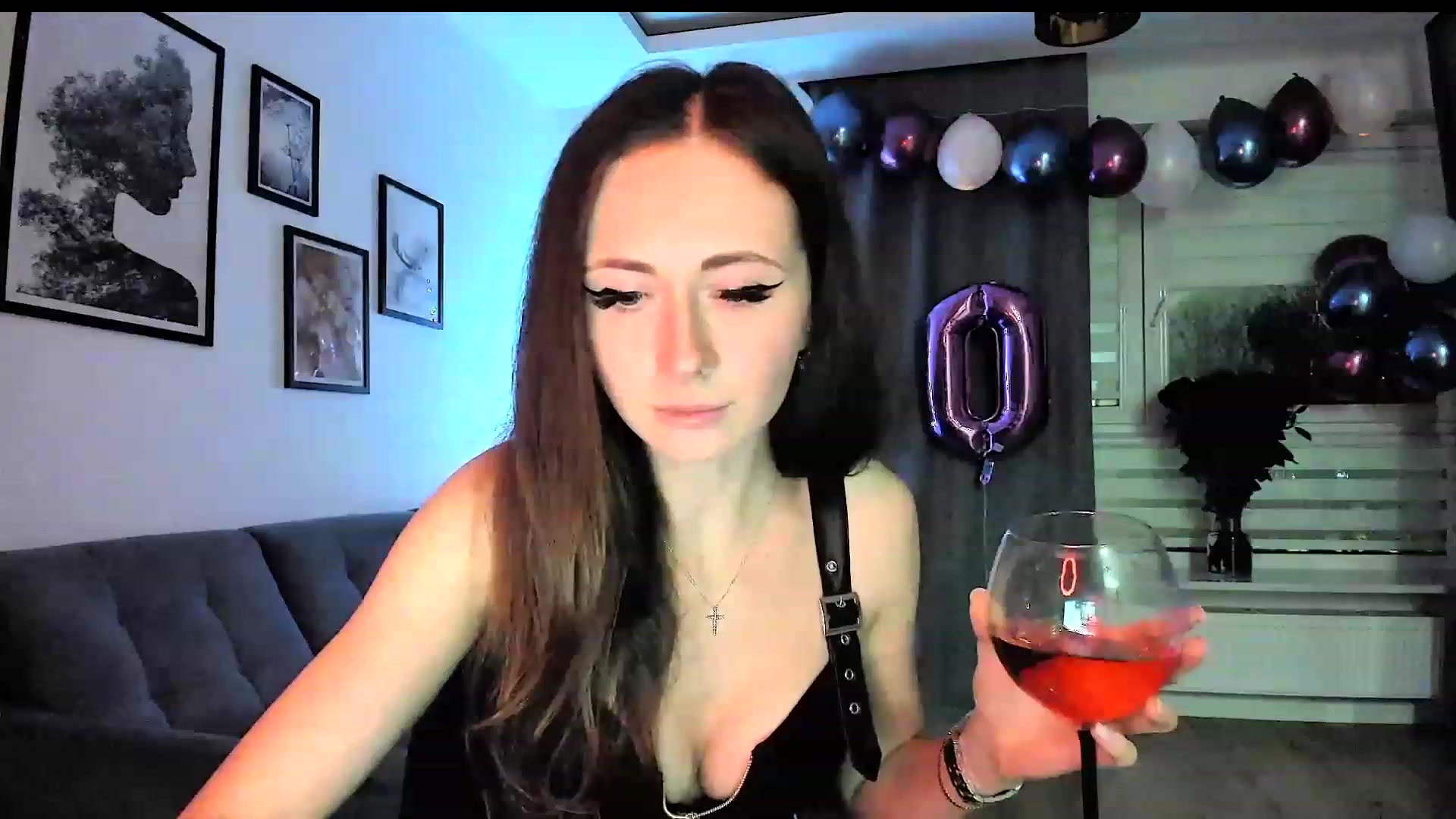 Gallery image thumbnail from Amber_Fry's myfreecams stream on, 01/19/2024, 18:29 image 10 of 20
