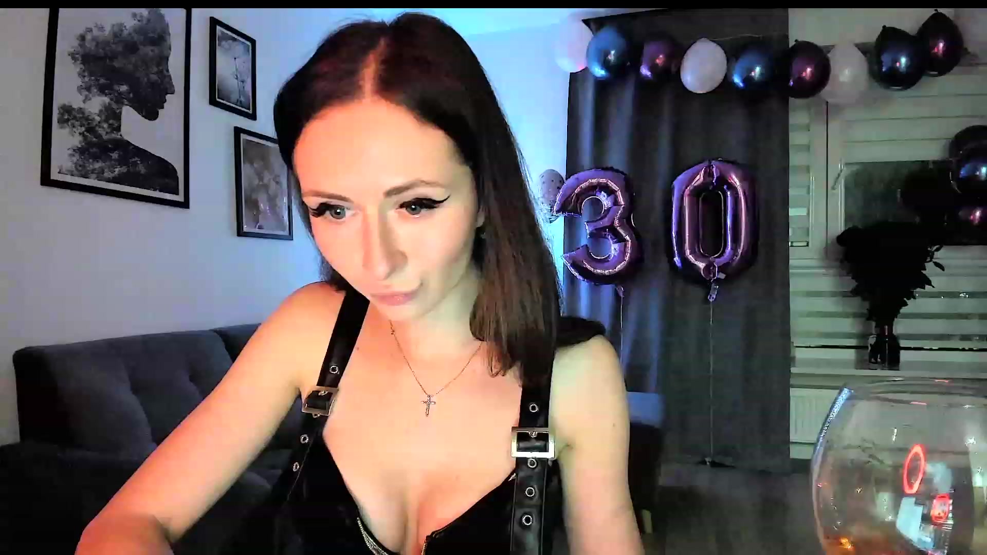 Gallery image thumbnail from Amber_Fry's myfreecams stream on, 01/19/2024, 18:29 image 1 of 20