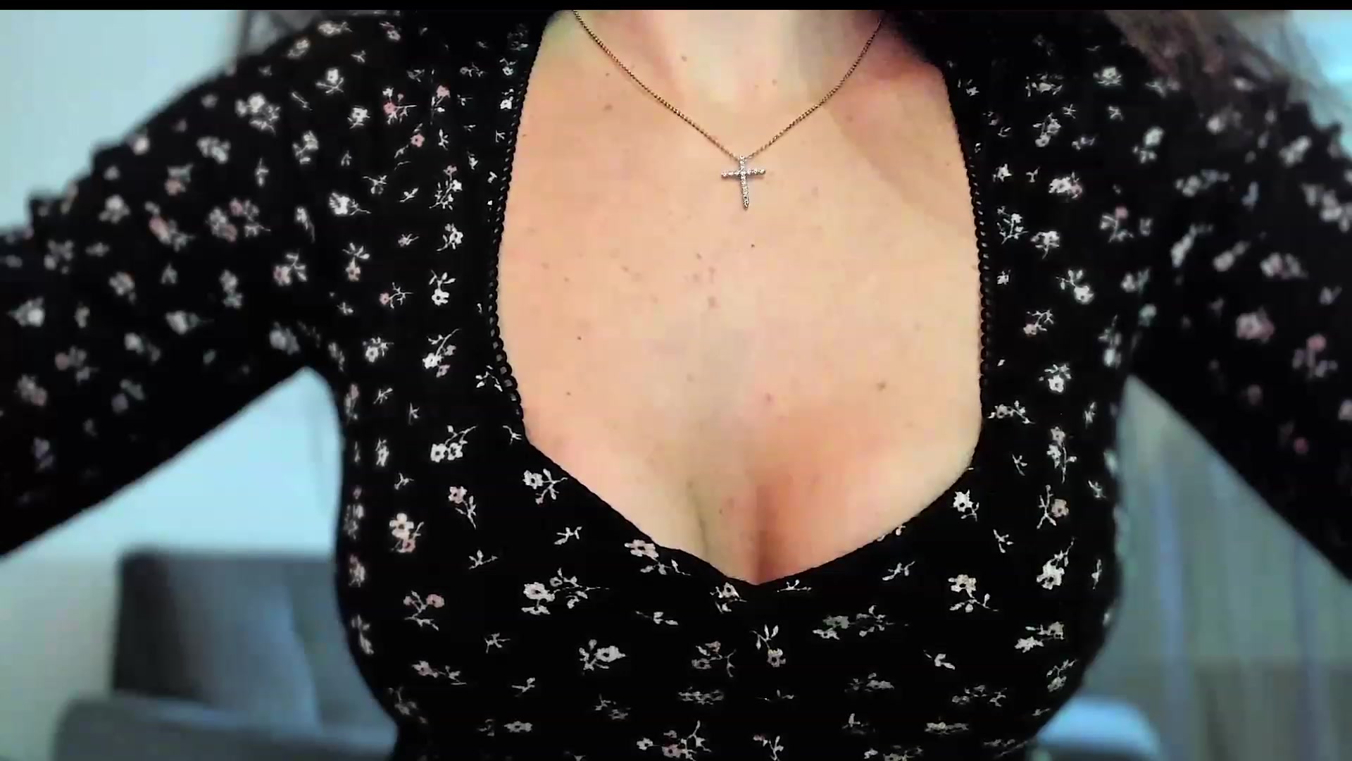 Gallery image thumbnail from Amber_Fry's myfreecams stream on, 01/27/2024, 14:37 image 12 of 20