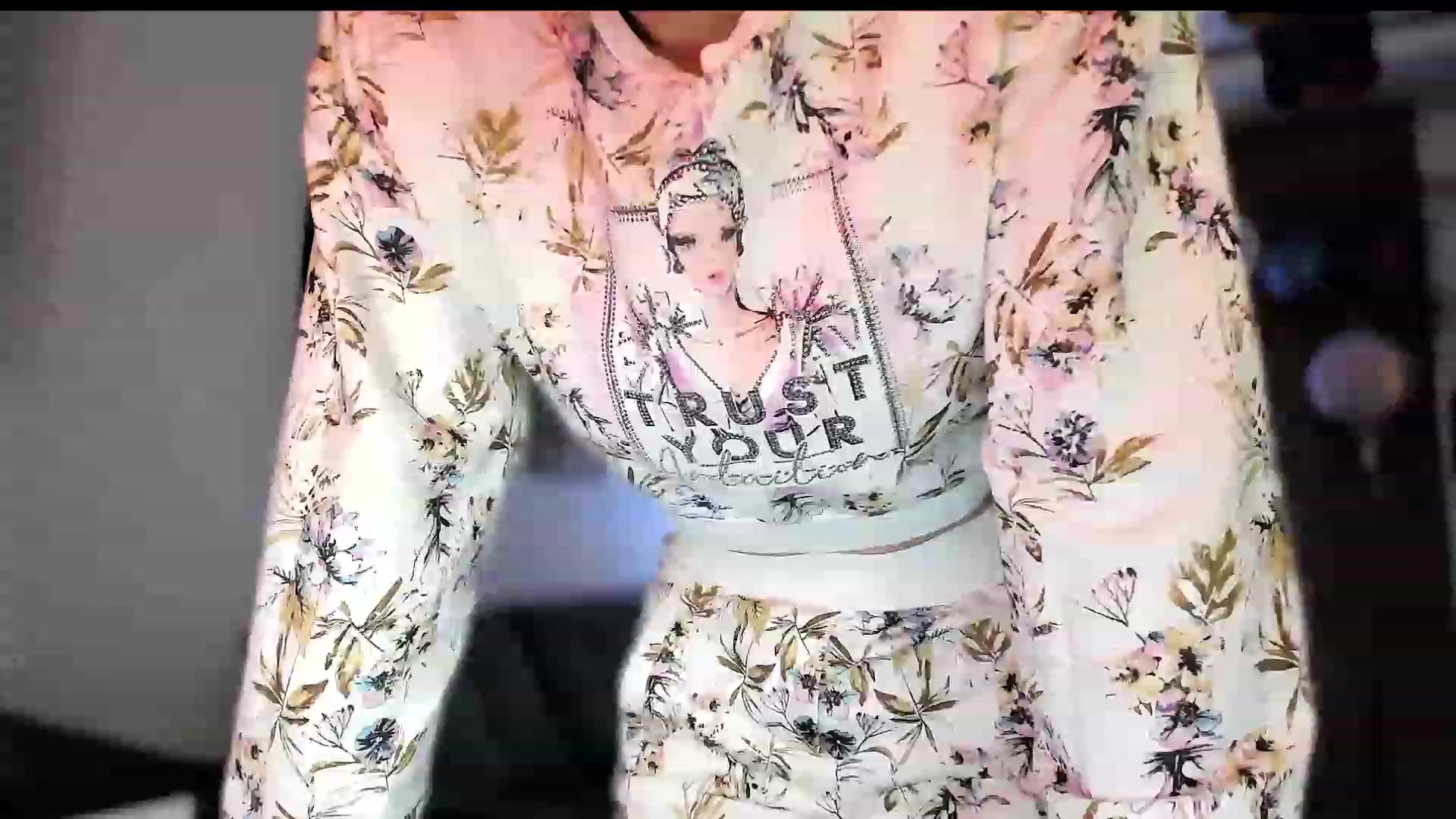 Gallery image thumbnail from Amber_Fry's myfreecams stream on, 01/28/2024, 17:46 image 3 of 20