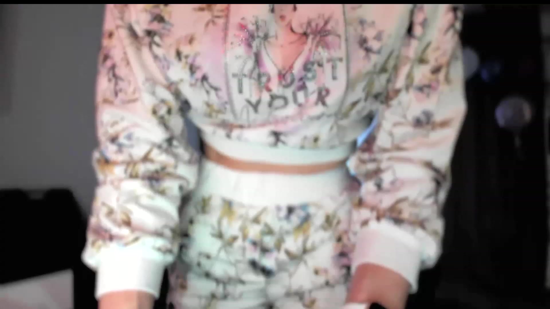 Gallery image thumbnail from Amber_Fry's myfreecams stream on, 01/28/2024, 17:46 image 14 of 20