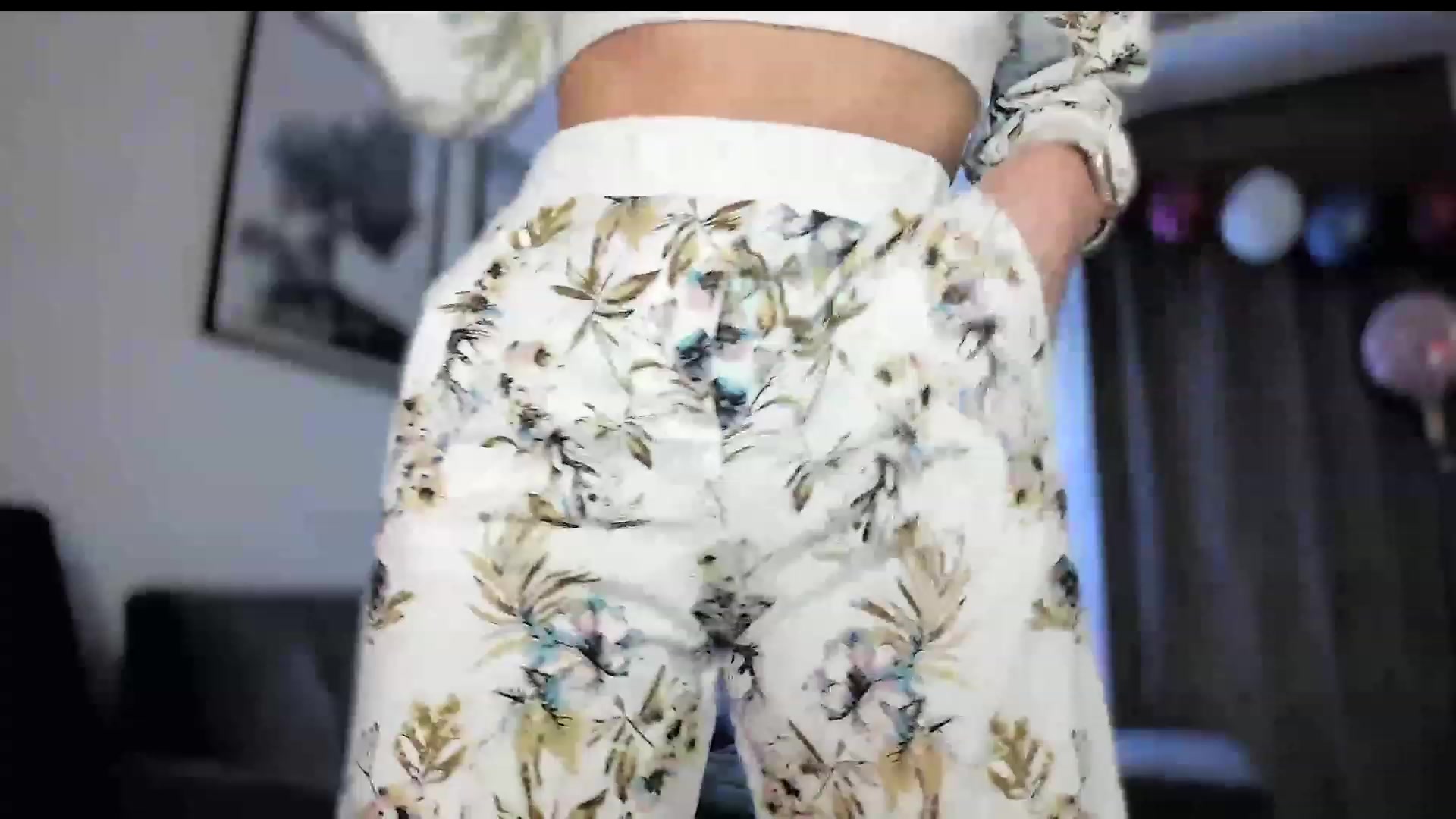 Gallery image thumbnail from Amber_Fry's myfreecams stream on, 01/28/2024, 17:46 image 10 of 20