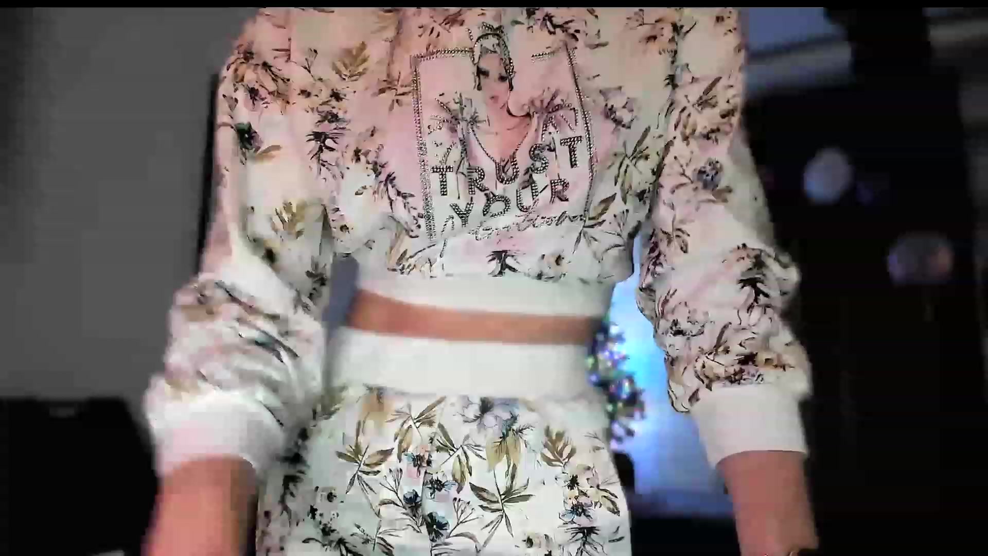 Gallery image thumbnail from Amber_Fry's myfreecams stream on, 01/28/2024, 17:46 image 7 of 20