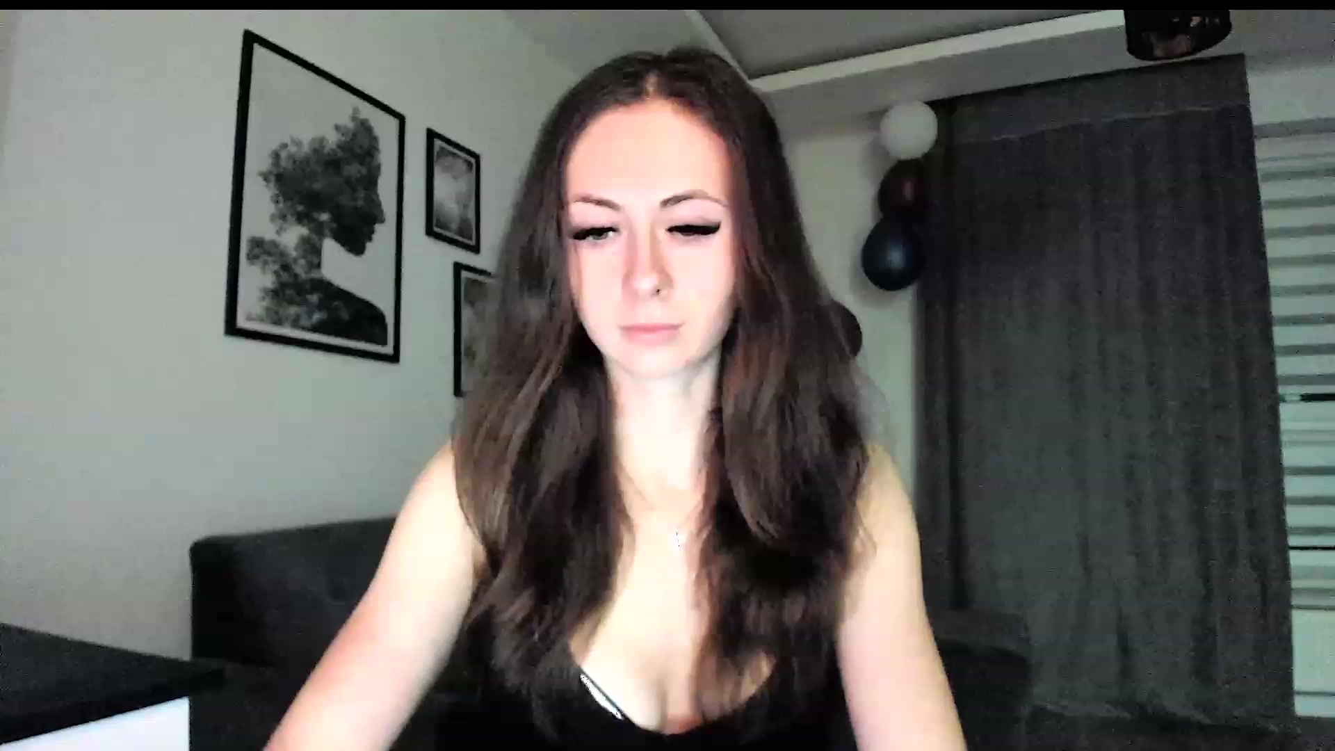Gallery image thumbnail from Amber_Fry's myfreecams stream on, 01/31/2024, 17:07 image 9 of 20