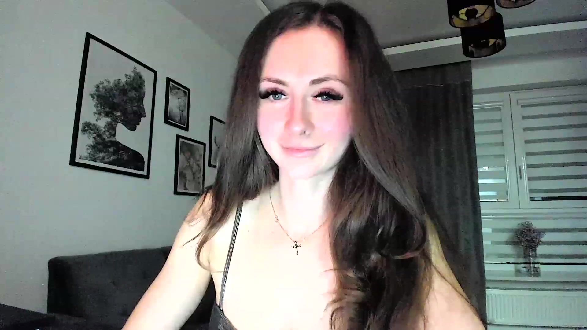 Gallery image thumbnail from Amber_Fry's myfreecams stream on, 02/06/2024, 16:37 image 15 of 20