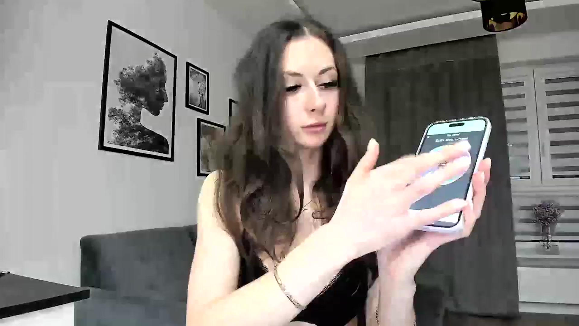 Gallery image thumbnail from Amber_Fry's myfreecams stream on, 02/07/2024, 18:45 image 17 of 20
