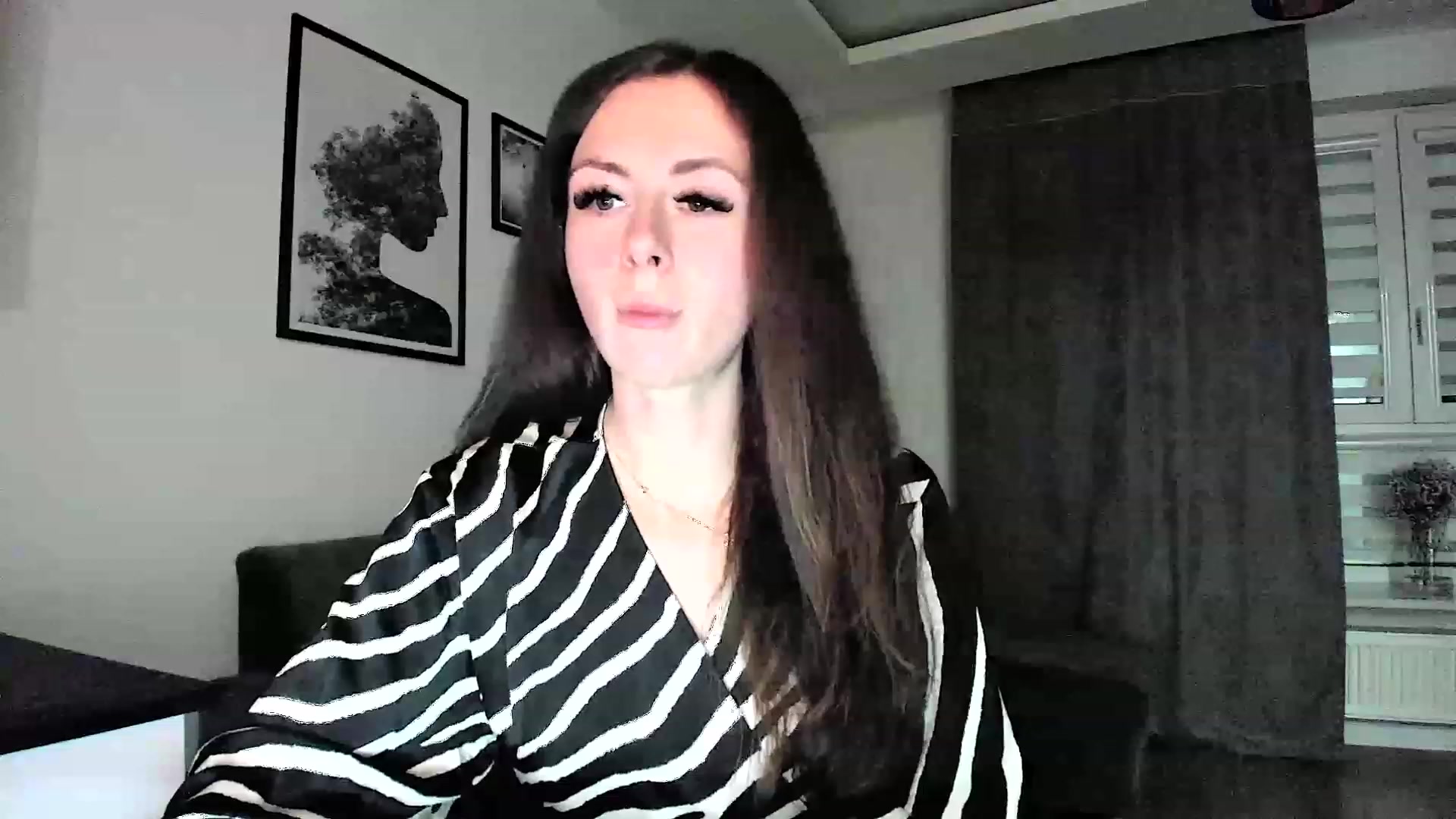 Gallery image thumbnail from Amber_Fry's myfreecams stream on, 02/08/2024, 16:54 image 16 of 20