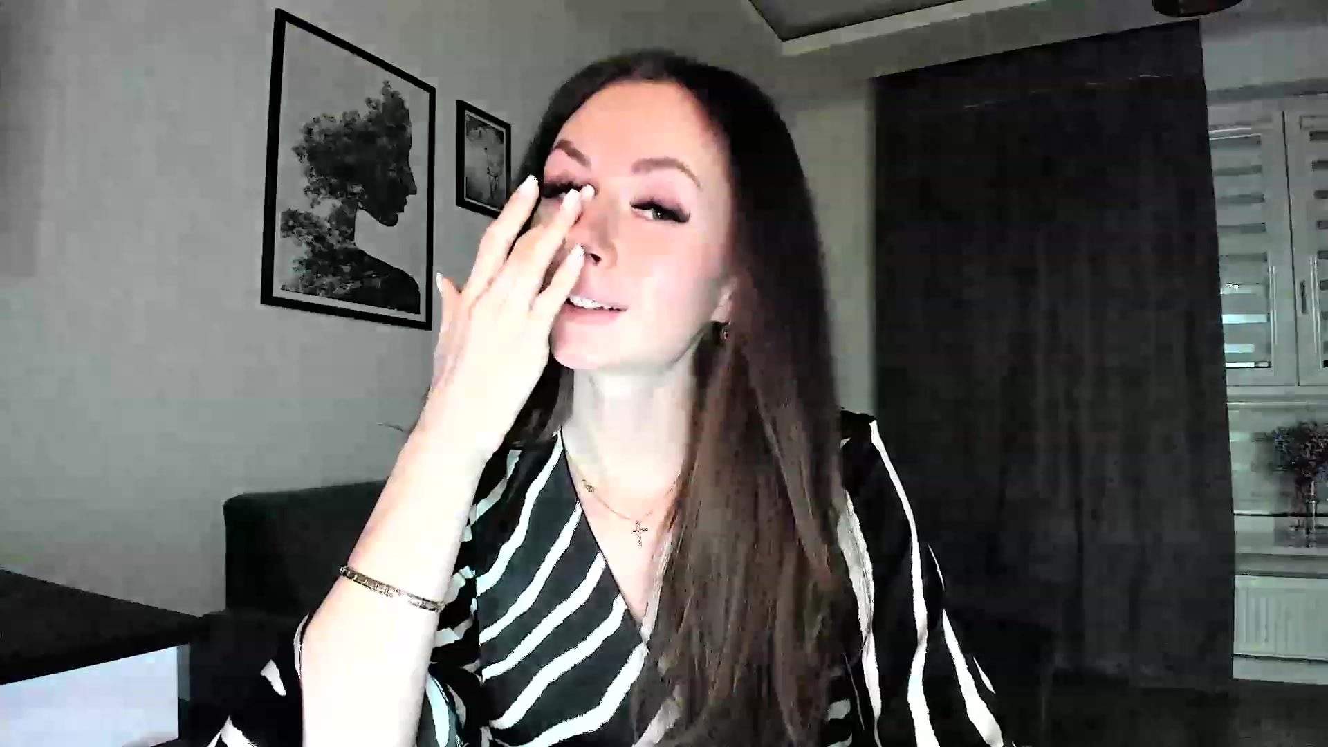 Gallery image thumbnail from Amber_Fry's myfreecams stream on, 02/08/2024, 16:54 image 10 of 20
