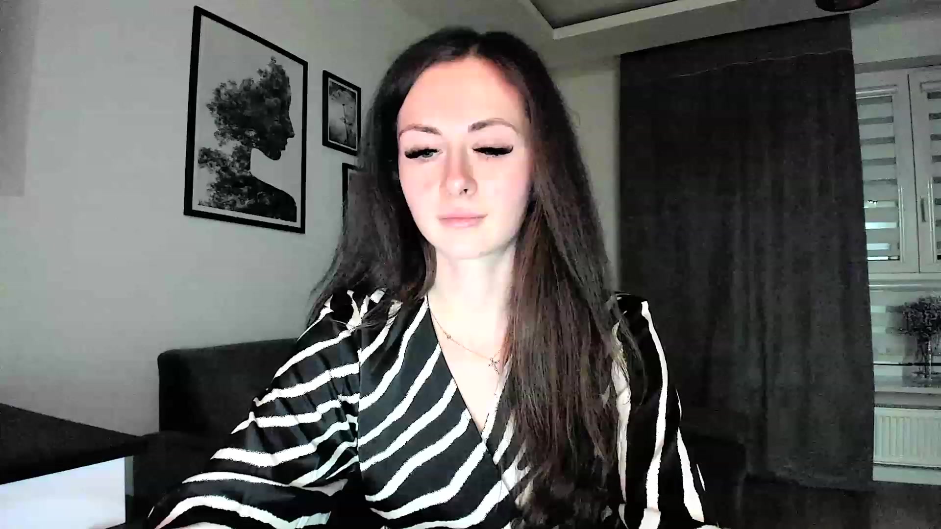 Gallery image thumbnail from Amber_Fry's myfreecams stream on, 02/08/2024, 16:54 image 8 of 20